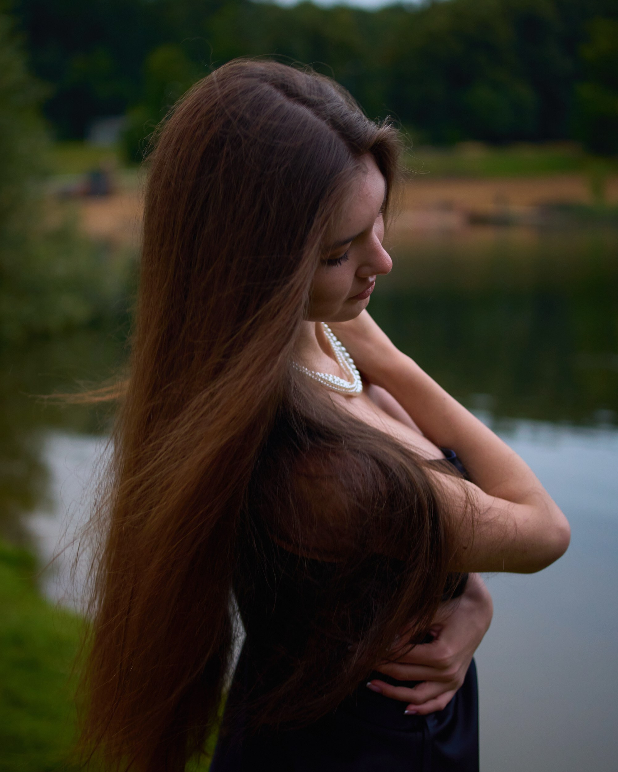 Портретная фотосессия у пруда в парке Тулы — спокойствие, красота воды и источник вдохновения