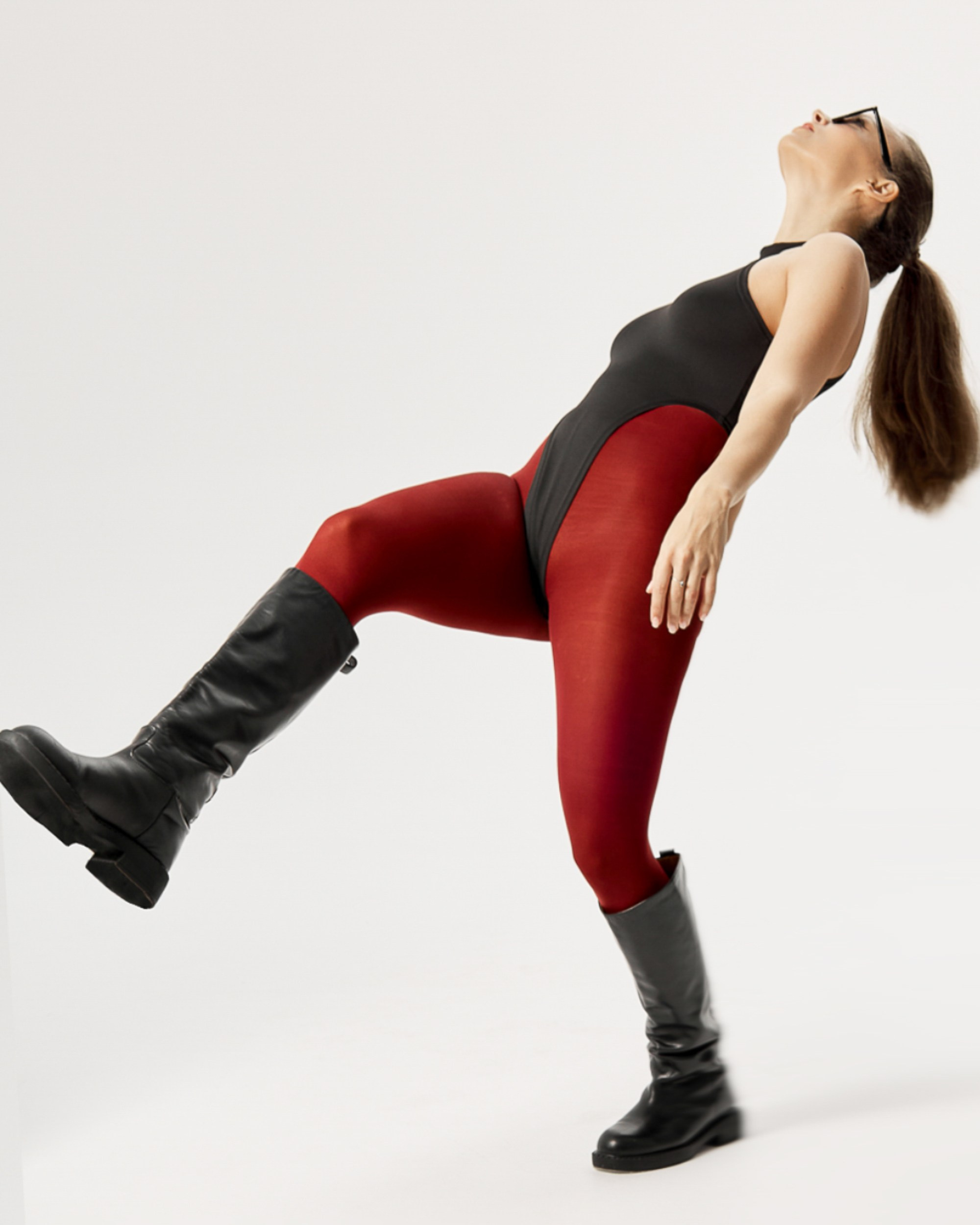 Меня зовут Марина Конор, я портретный фэшн и контент фотограф в Москве