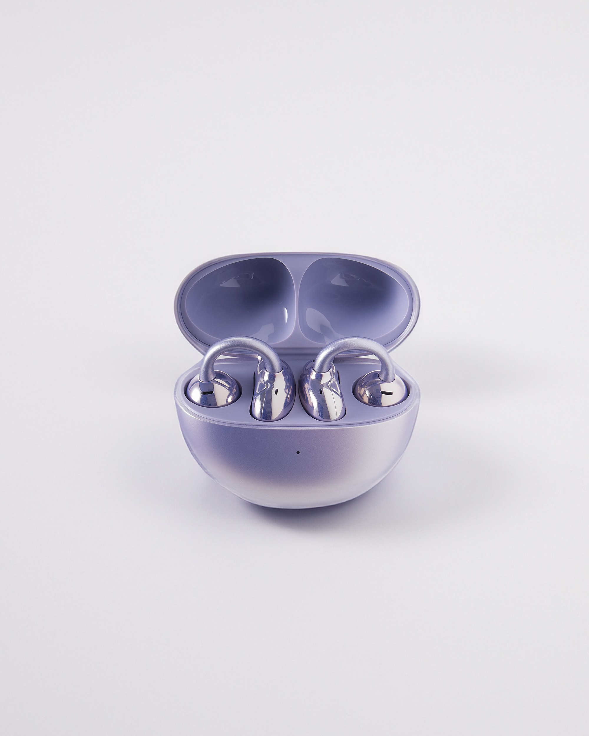 Можно ли снять видео товара самостоятельно с нейросетями — зачем нужен фотограф и качественный исходник. Регина Зебра — AI-дизайнер и креатор | Авторский контент для брендов и персон