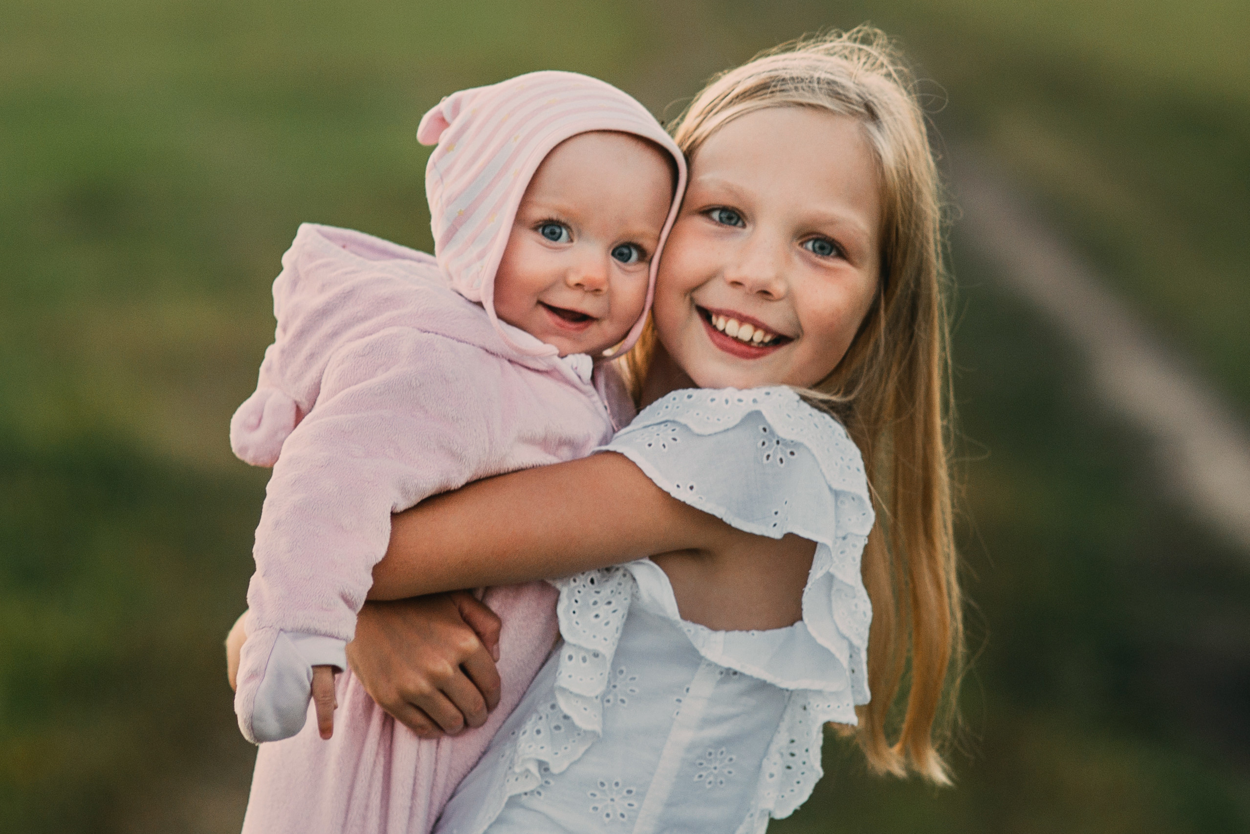 Семейная фотосессия на природе. Портретный фотограф в Москве, Московской области. Деловой портрет