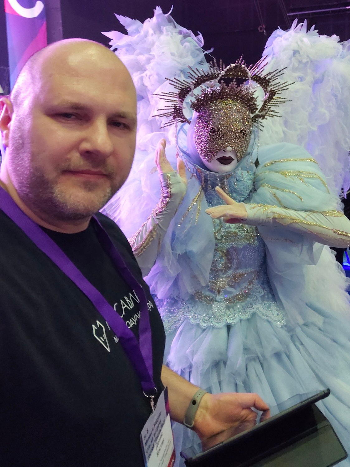 Контакты. Мимы и Ходулисты на встречу гостей. Москва