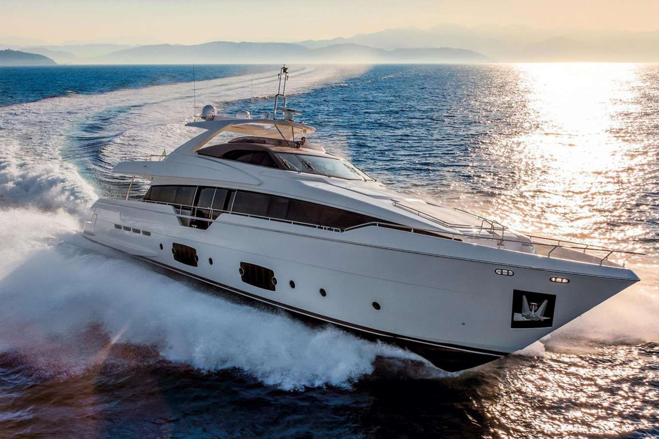 Премиум ВИП яхты аренда яхт в сочи Яхт Вип  Яхтвип Yachtvip