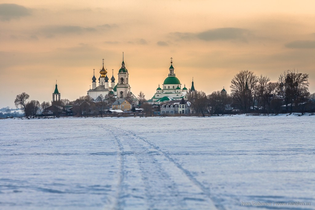 Ростов Великий и Кострома. Фотограф Иван Губанов