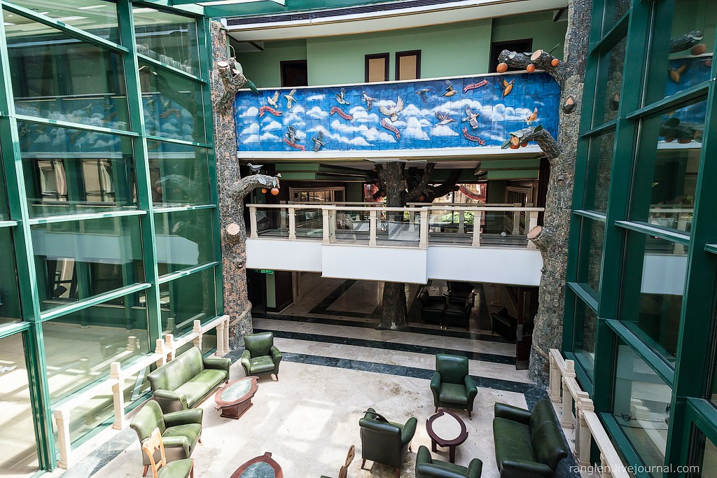 Заброшенный отель в Кемере. Фотограф Иван Губанов