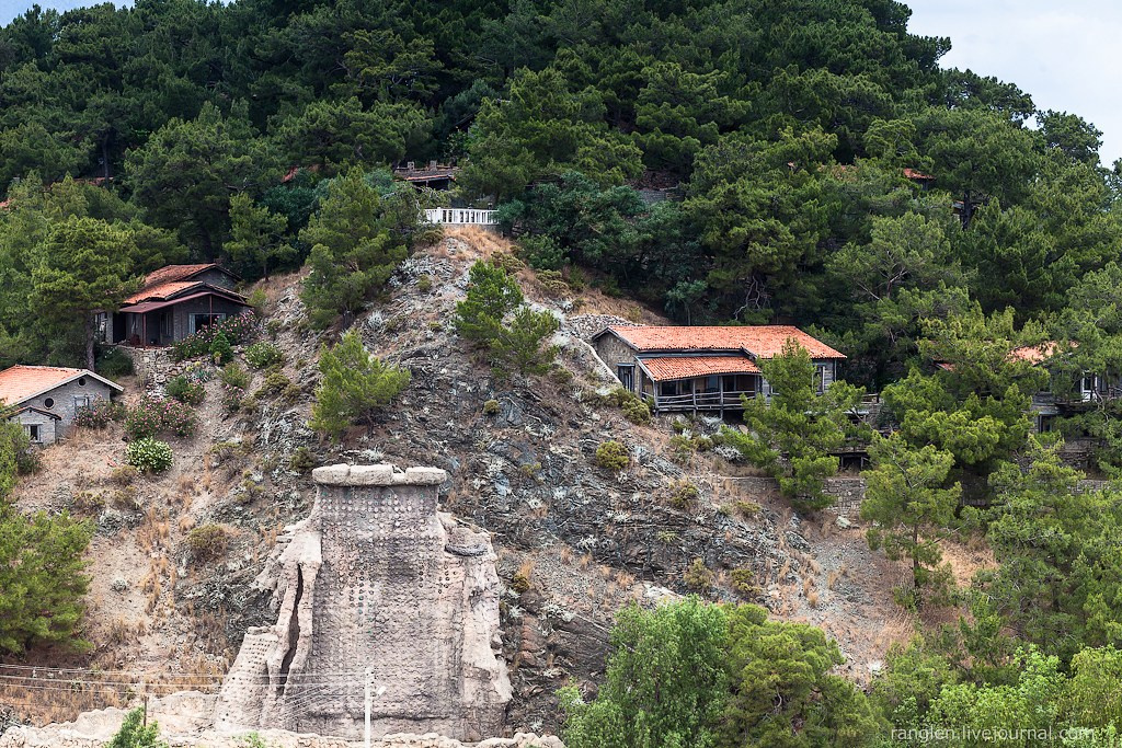 Заброшенный отель в Кемере. Фотограф Иван Губанов
