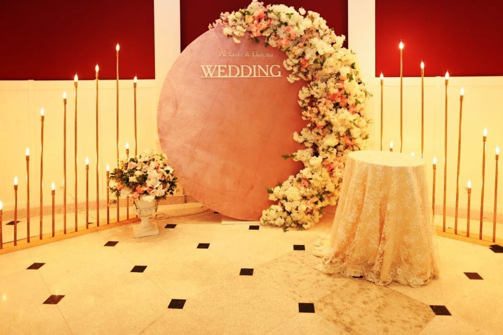 Свадебная фотозона. Студия праздничного декора