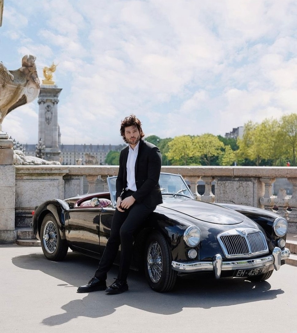 Services. Director — Photo & Video Paris