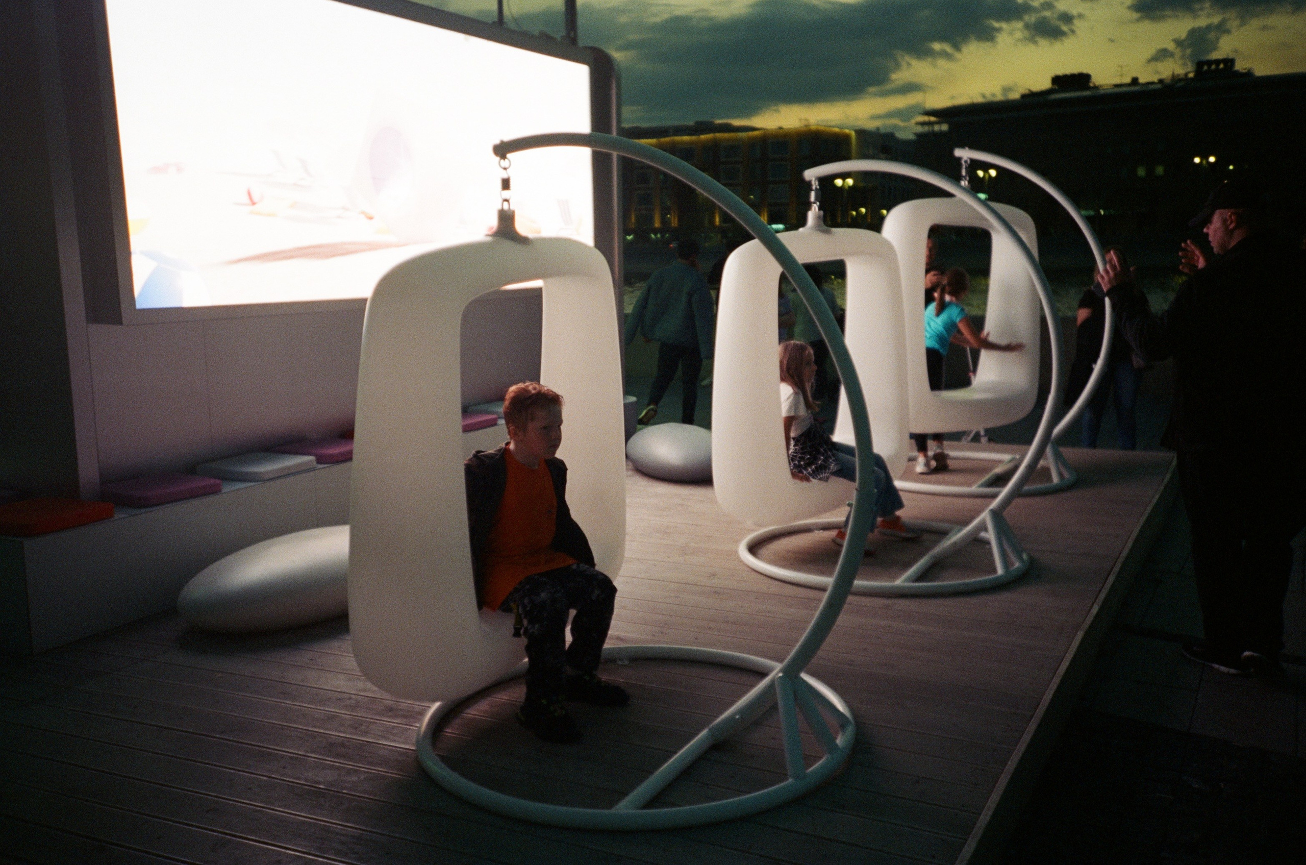 Прогулки с плёночной фотокамерой по Москве. Плёночный фотограф, заказать фото на плёнку в Москве — Георгий Романов