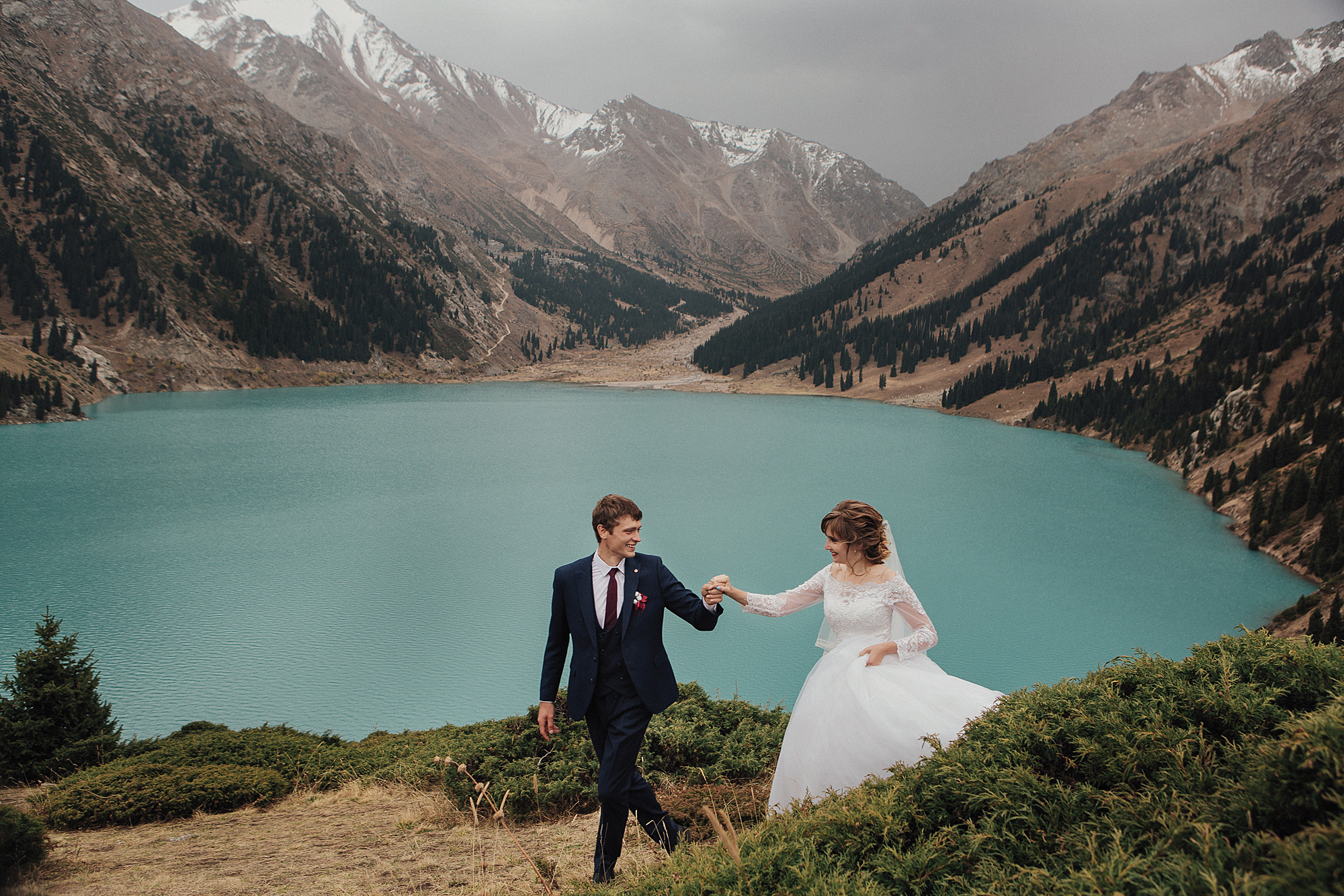 После свадебная фотосессия Большое Алматинское Озеро, Алматы, Казахстан