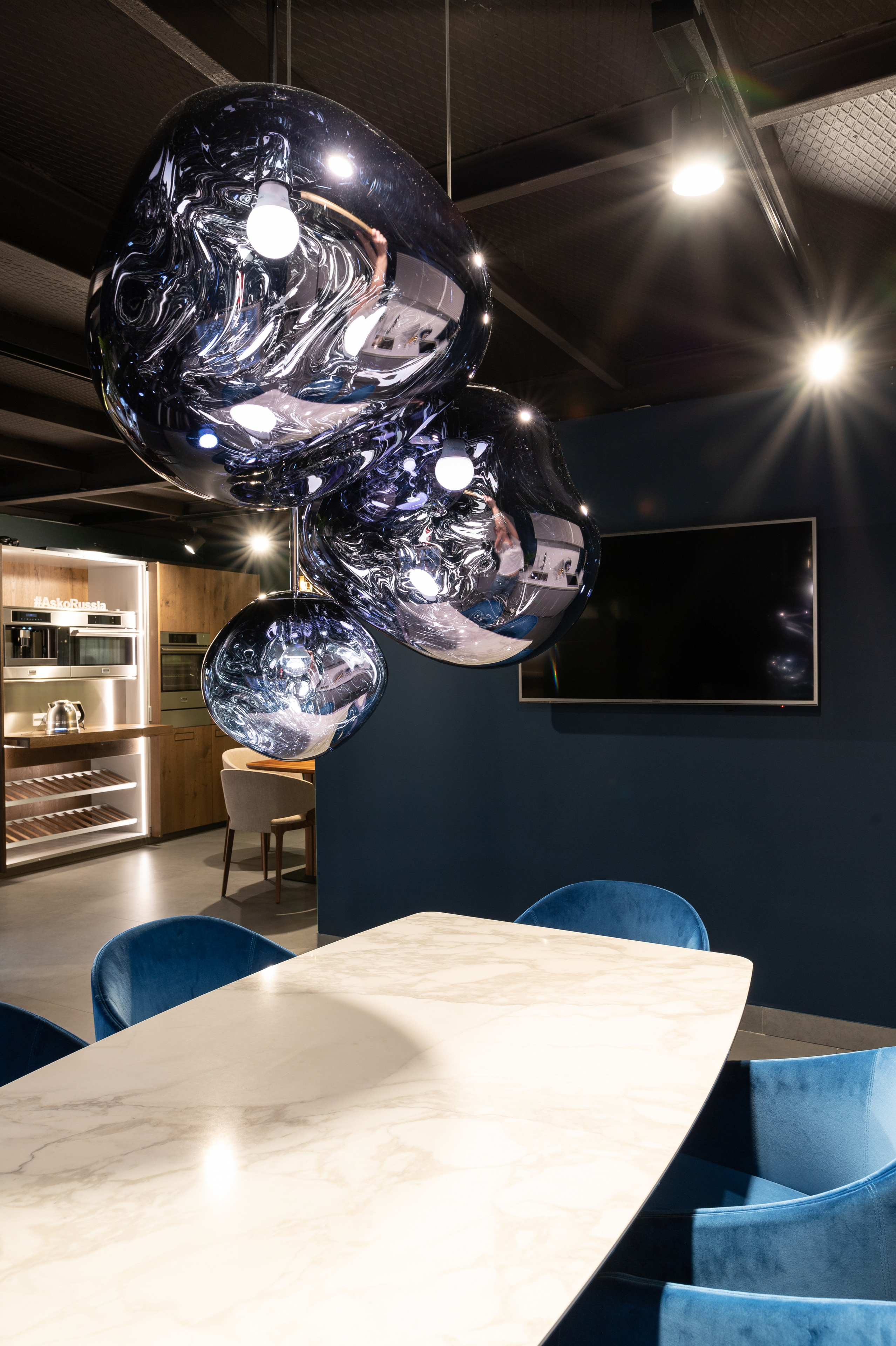 Icon showroom. Elizarova Design Studio