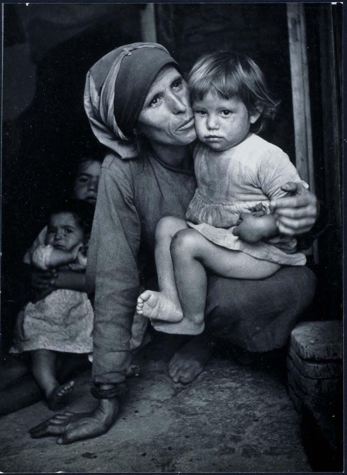 W. Eugene Smith. Выпускные альбомы, фотограф Денис Зимин в городе Ростове-на-Дону