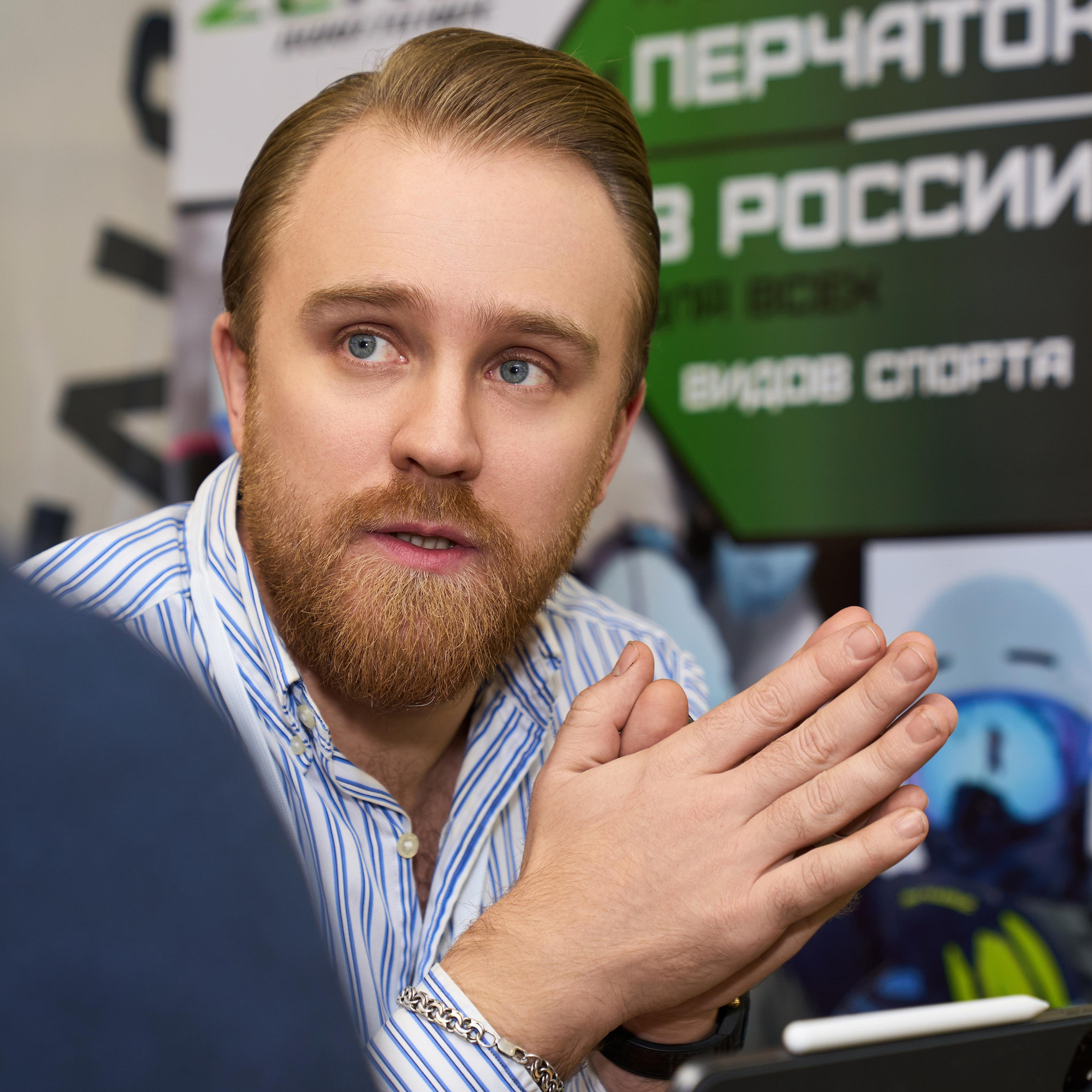 Корпоративные фотосессии сотрудников и руководства в офисах и на производствах. Портретный фотограф Павел Бахирев. Москва