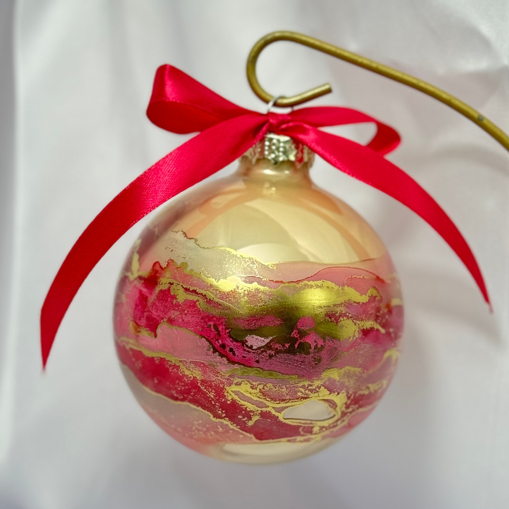 Магазин ёлочных шаров с ручной художественной росписью. Художественная ручная роспись елочных шаров, корпоративные подарки и восковые аромасвечи