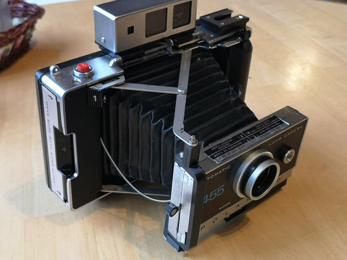Polaroid Model 455 + Fujifilm Instax 100 = Instax Wide Camera. Фотограф — видеограф в Москве Дмитрий Менделеев