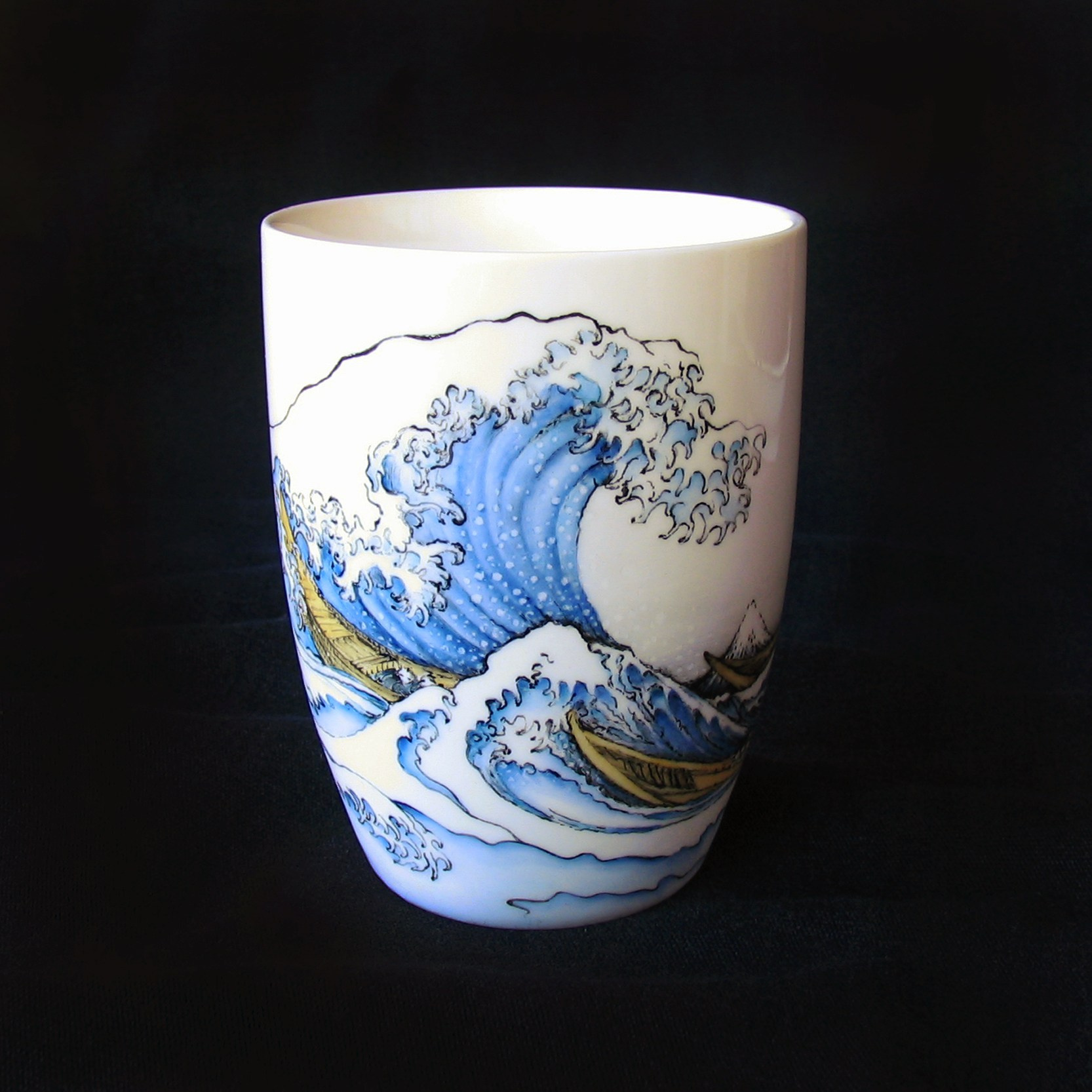 Большая волна в Канагаве. Кружка. Роспись Фарфора в Санкт-Петербурге