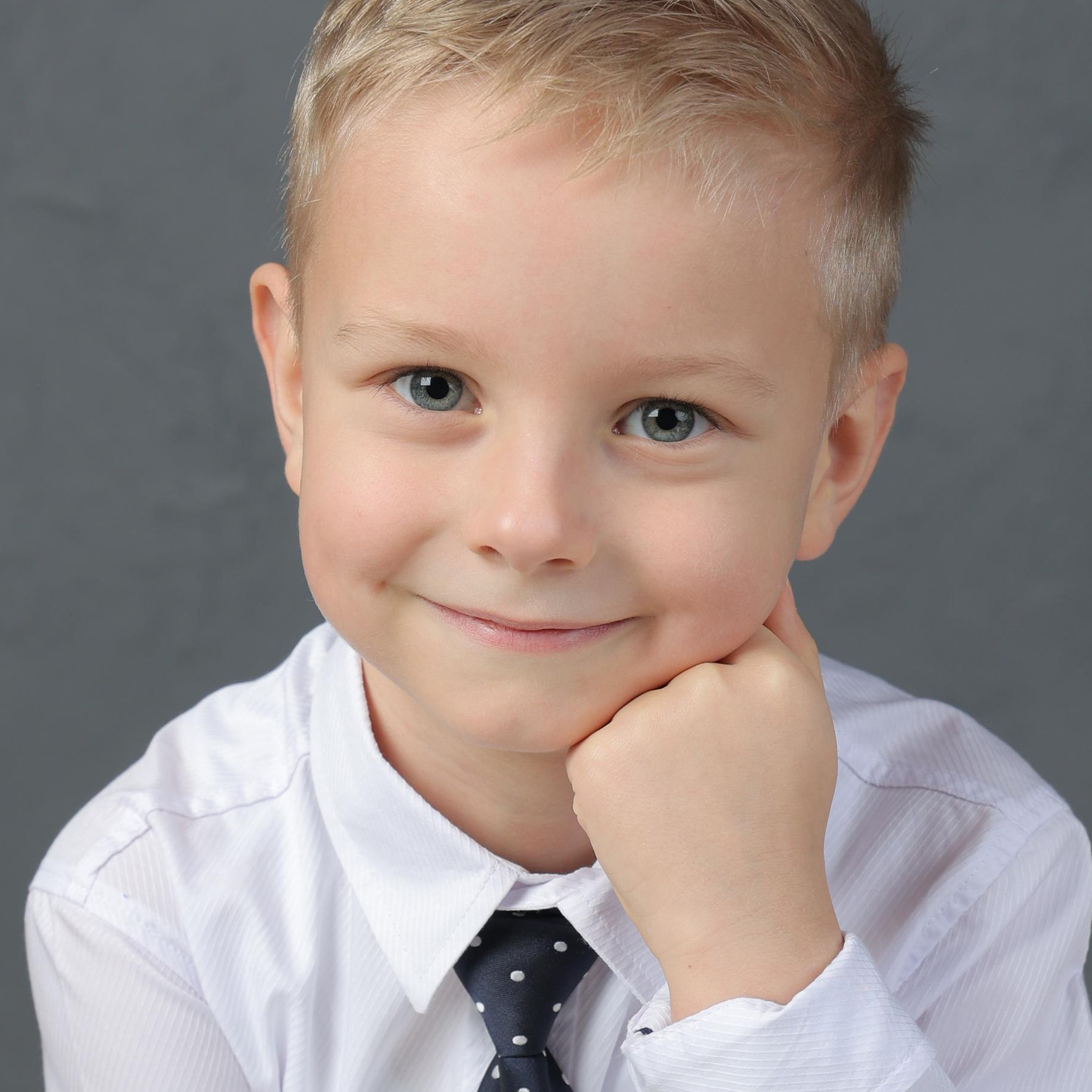 АЛЬБОМ ДЕТСКОМУ САДИКУ. Школьная фотография в Санкт-Петербурге, выпускные альбомы, фотосессии