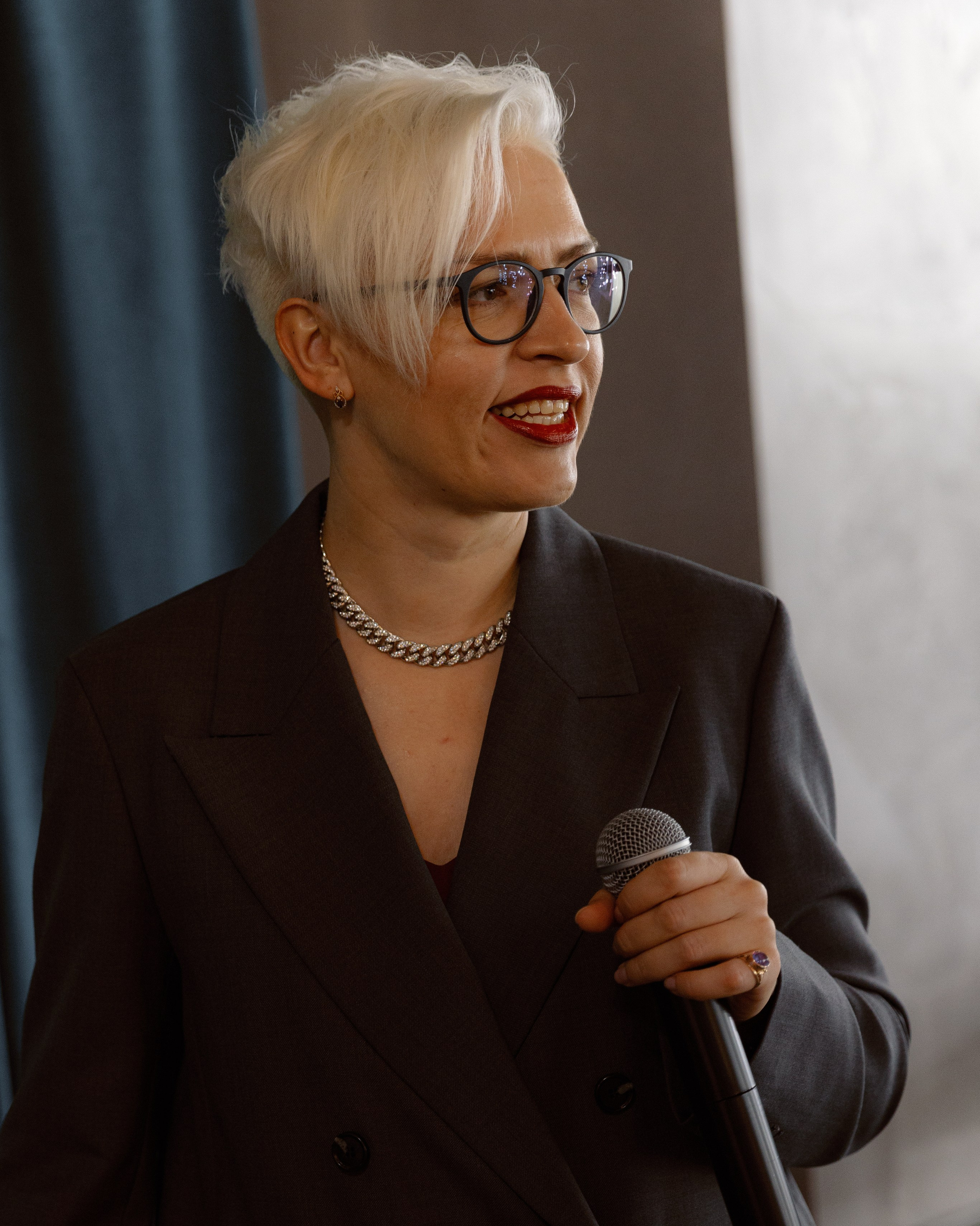 Ведущая на юбилей в Санкт-Петербурге | Юбилей и день рождения СПб