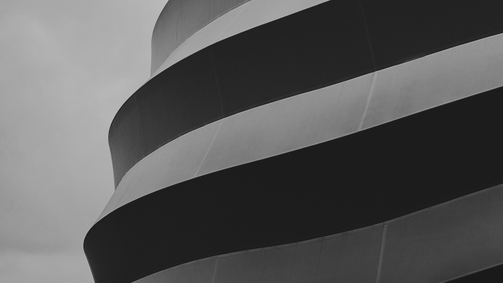 Иван Зайцев (IZIART) — визуальные истории для брендов, людей и мест