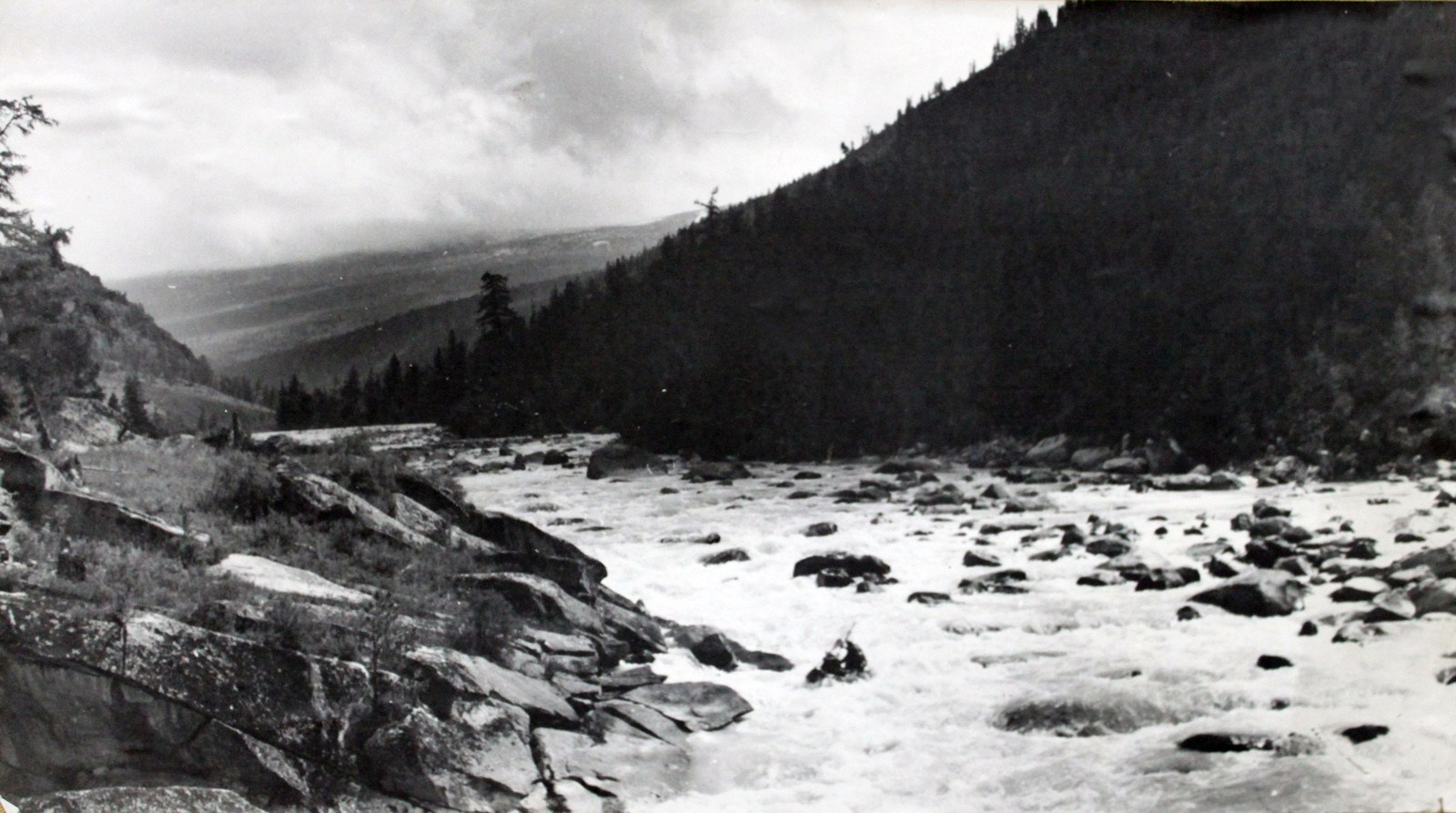 Первая экспедиция туристов-водников Алтая (1970). Фотограф Эдуард Алмадаков