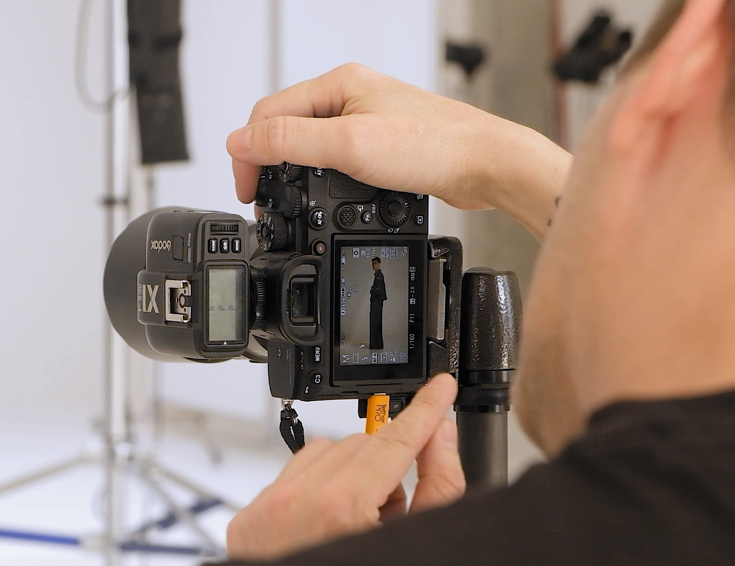 Фотограф за работой — кто считается автором фотографии по закону