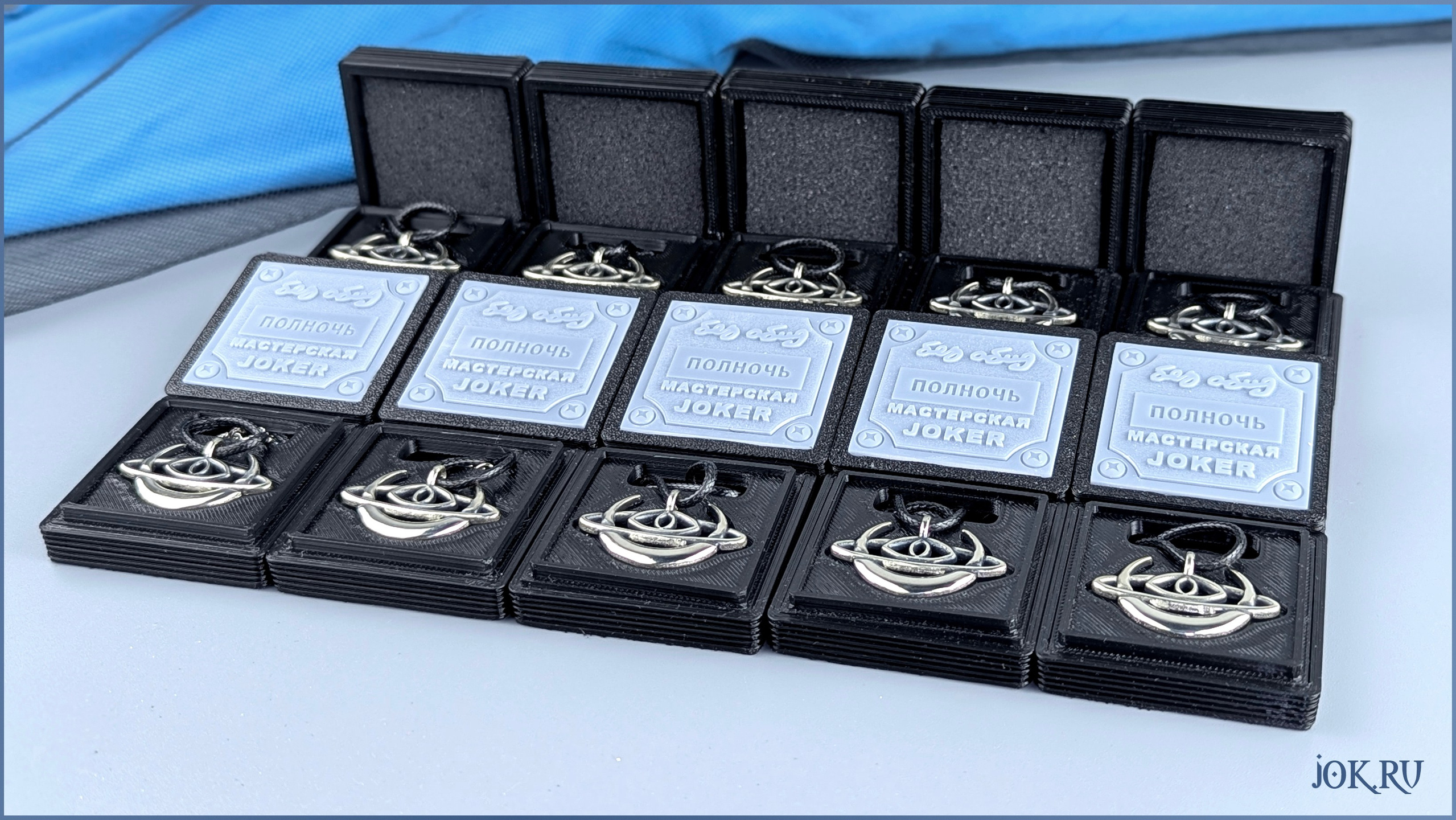 Совместное производство бижутерии с брендами, коллаборации в сфере ювелирных изделий. Создание мерча бижутерии для фанатов в Joker-Studio