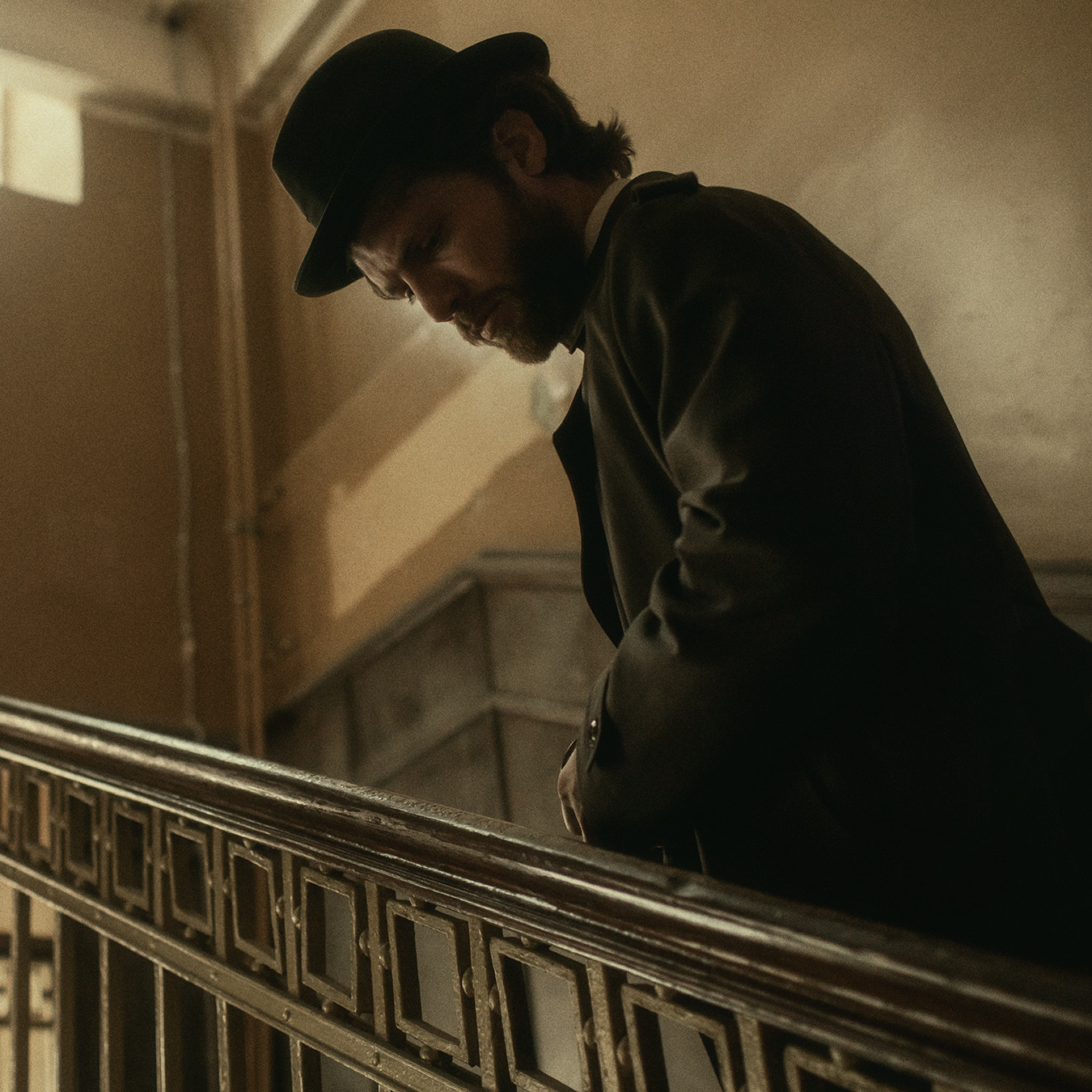 Обработка фотографии в Photoshop в стиле фильма «Острые козырьки». Фотограф и режиссер Сергей Спирин. Москва