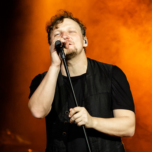 Певец Михаил Бублик. Отзыв о работе фотографа Александра Рощина.