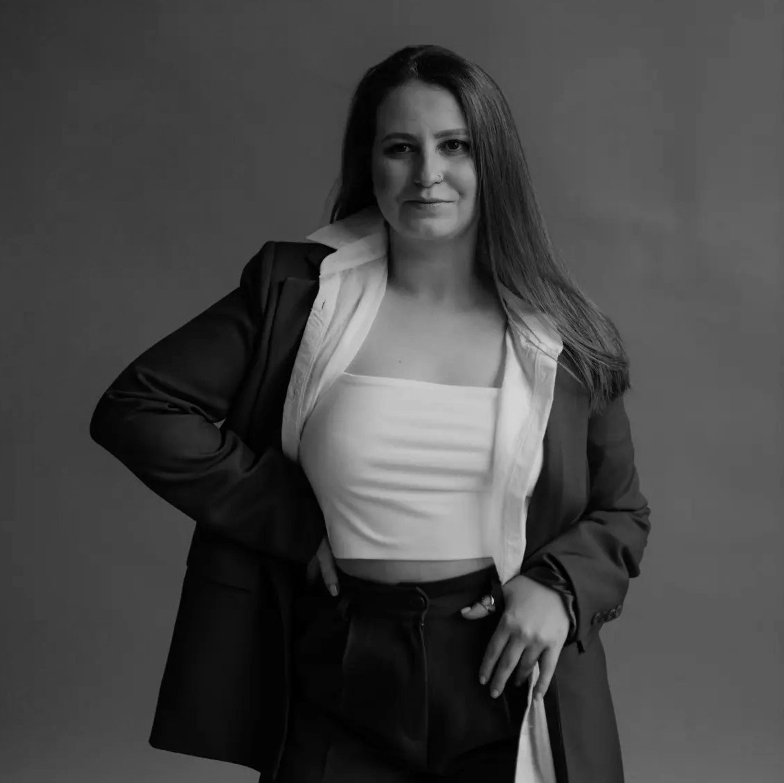 О нас. TEVE is a studio specializing in non‑minimalist interior design