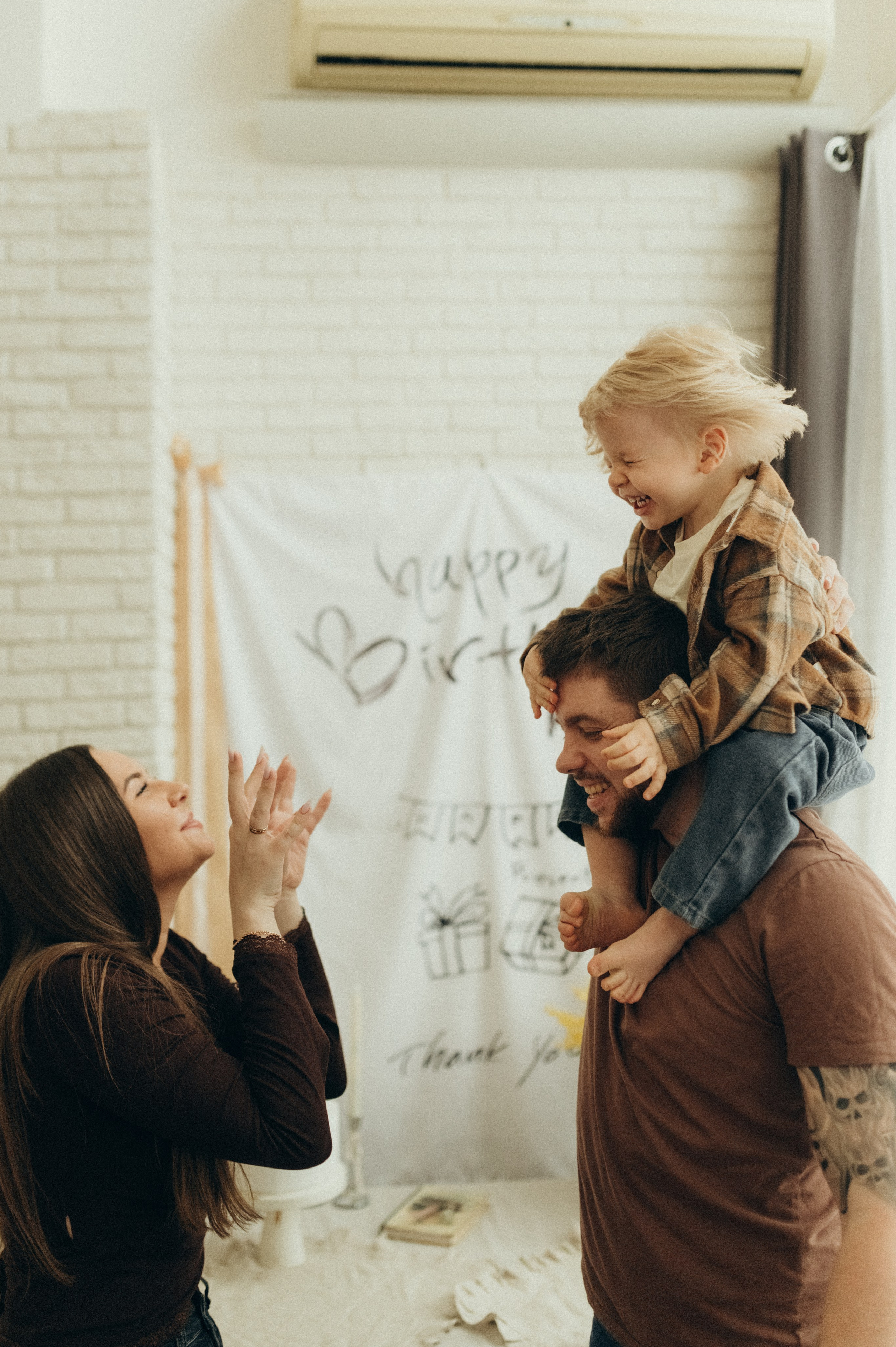 Семейный фотограф в Москве Екатерина Денисенко | Фотосессии без постановки дома и в студии