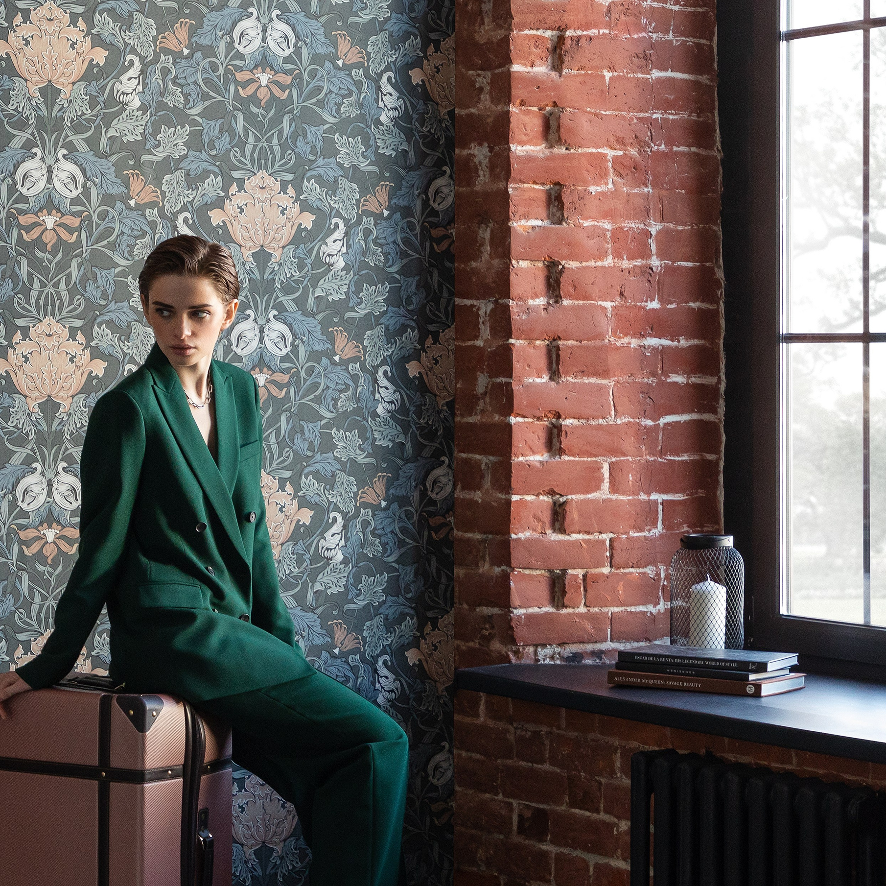 Коллекции обоев и панно бренда Loymina. L. Deco интерьерный салон. Краски/обои/лепной декор