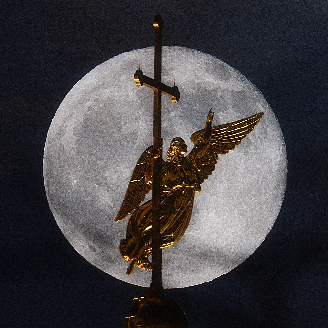 Отзывы на гайд «Городские прострелы». Архитектурный и пейзажный фотограф Кондратенко Руслан, Санкт-Петербург