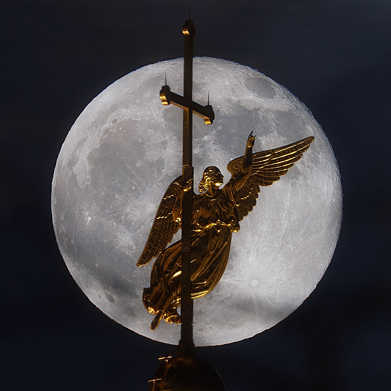 Отзывы на гайд «Городские прострелы». Архитектурный и пейзажный фотограф Кондратенко Руслан, Санкт-Петербург