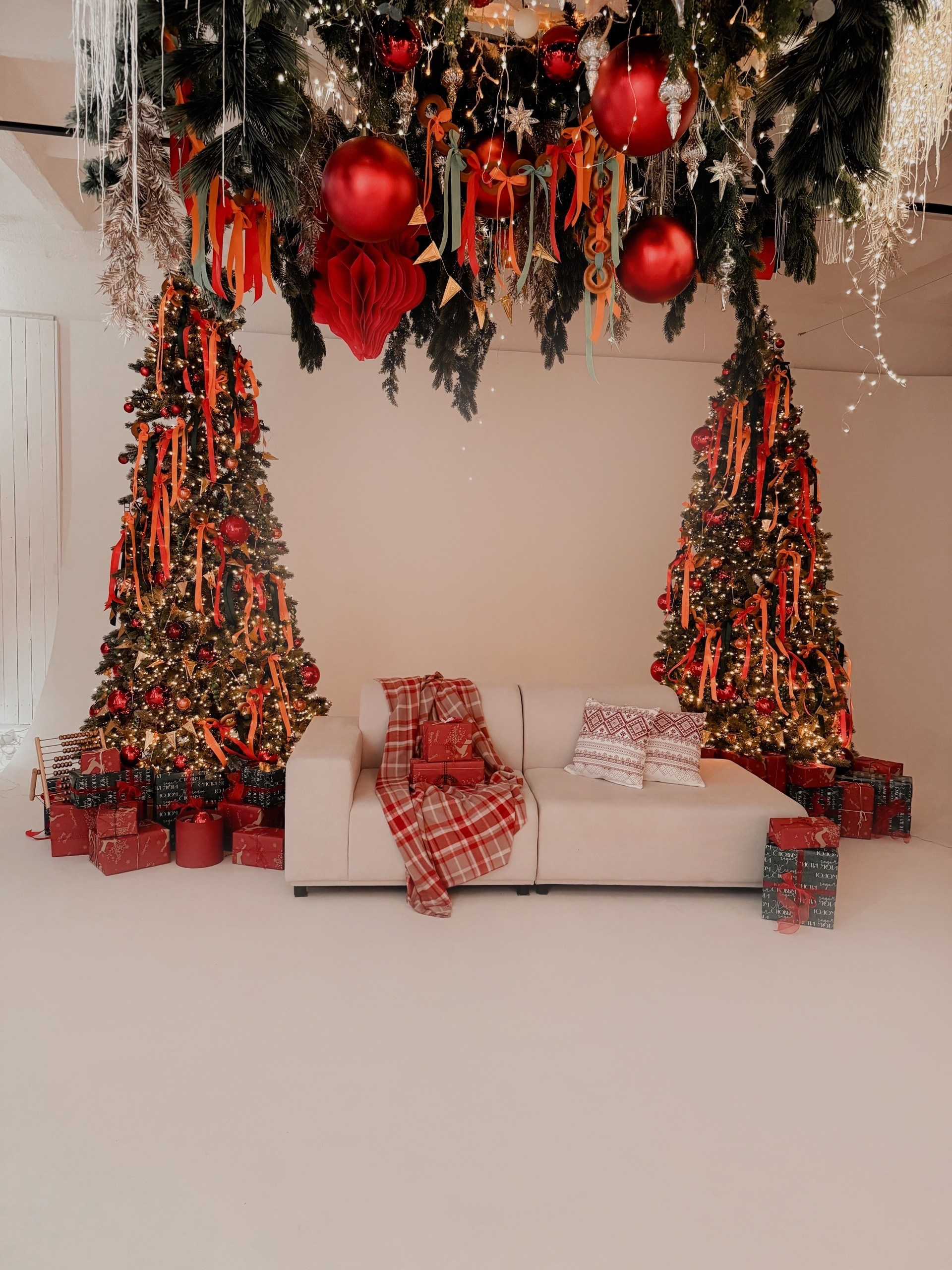 Фотостудии Новый 2026 год. Елена Данилова фотограф беременности в Кемерово