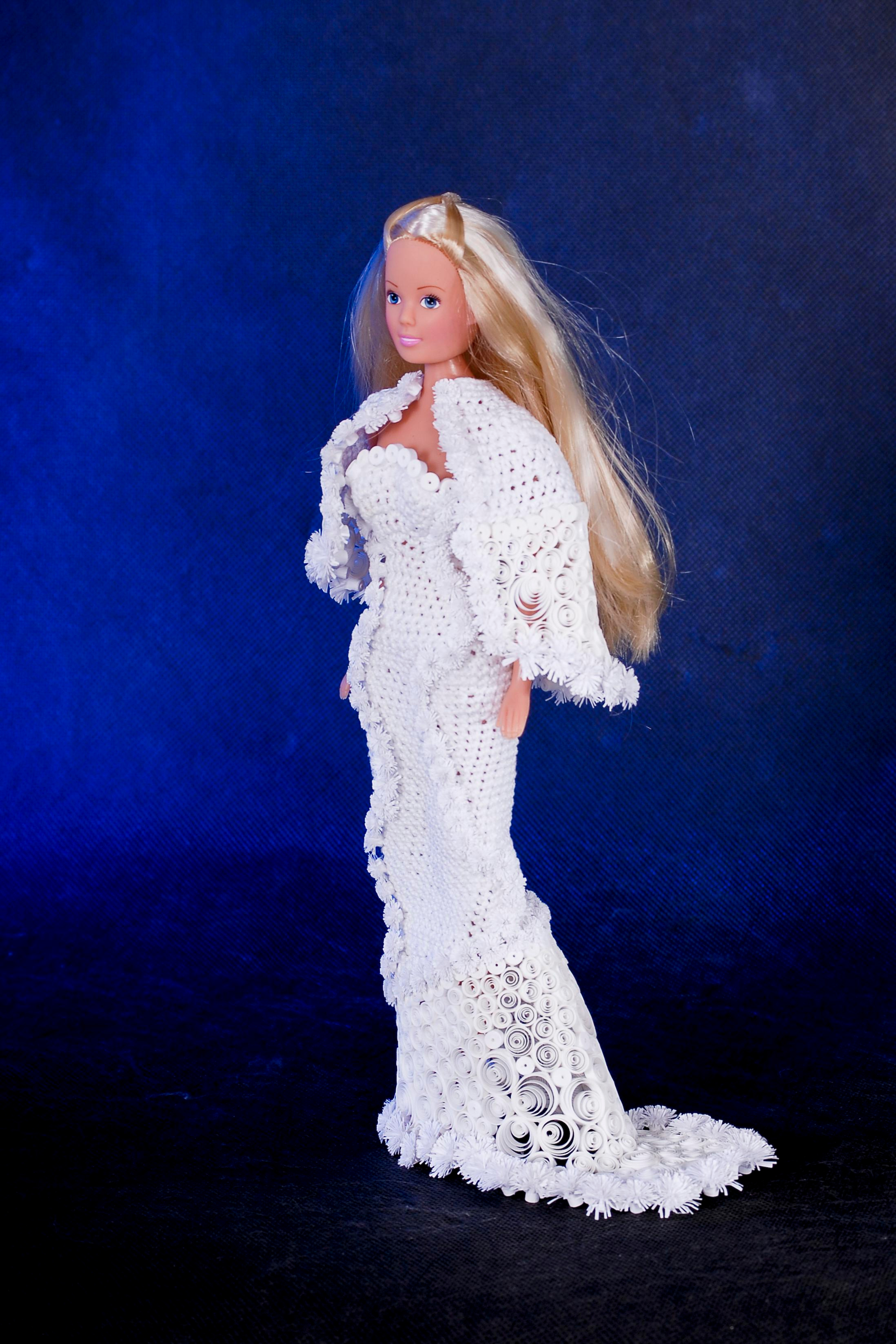 кукла барби в белом платье ручной работы вид спереди