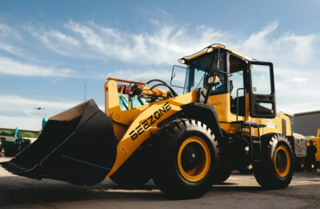 О марке BEEZONE. Продажа надежной спецтехники от компании СТИ в г. Новосибирск