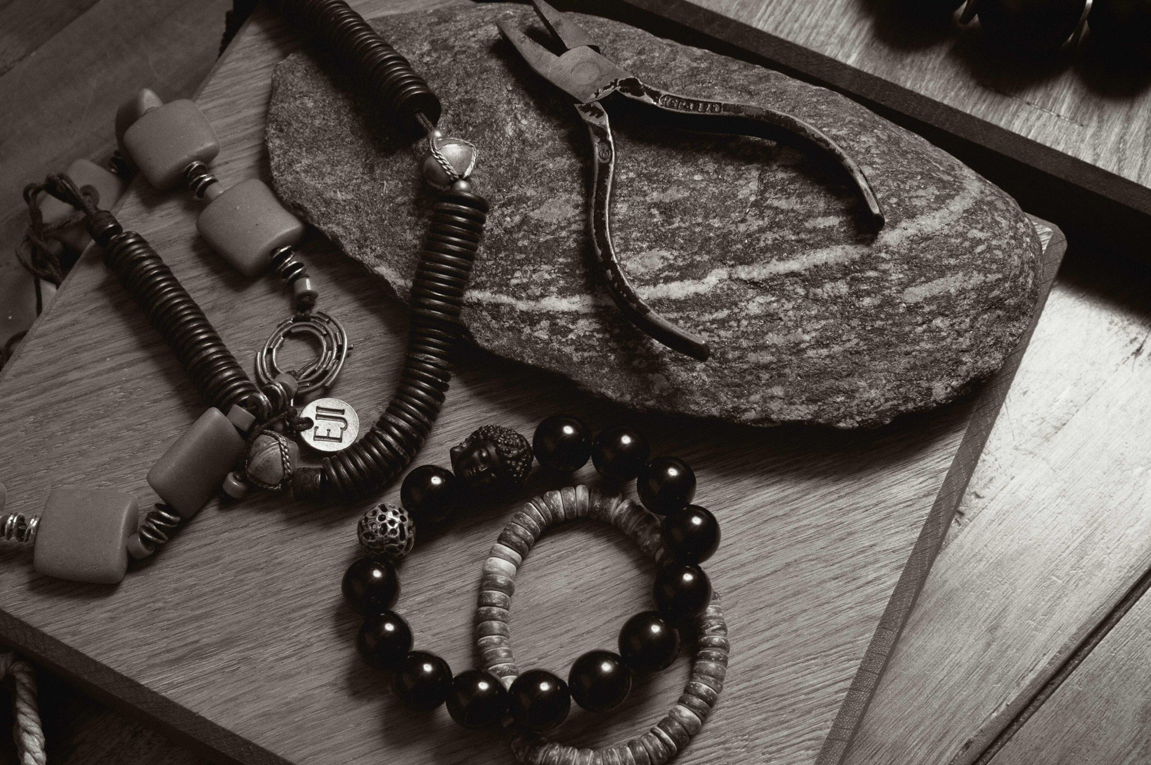 ювелирные инструменты в студии