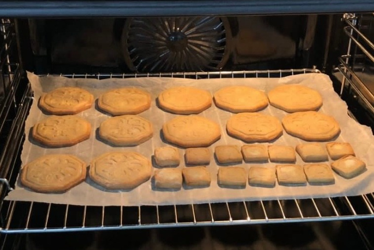 Форма для печенья № 3. Метлахская плитка парадных Санкт-Петербурга