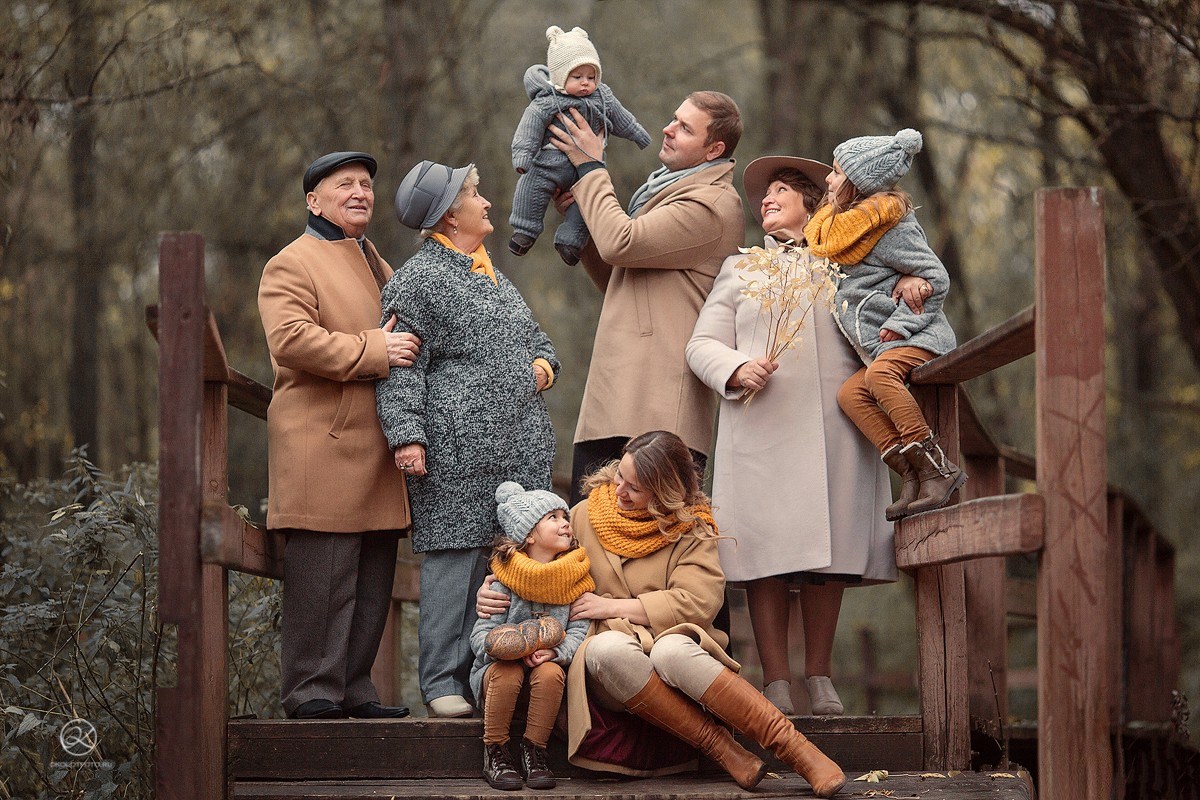 Фотосессия семьи с бабушкой и дедушкой, семейная фотосессия. Детский  фотограф и семейный фотограф в Санкт-Петербурге