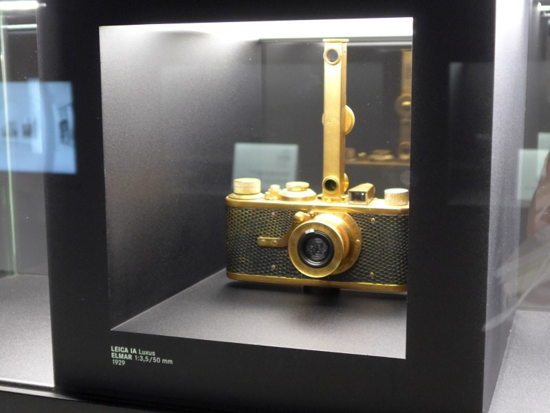 Представляем лимитированную модель Gold Edition для Leica Watch. Фотограф — видеограф в Москве Дмитрий Менделеев