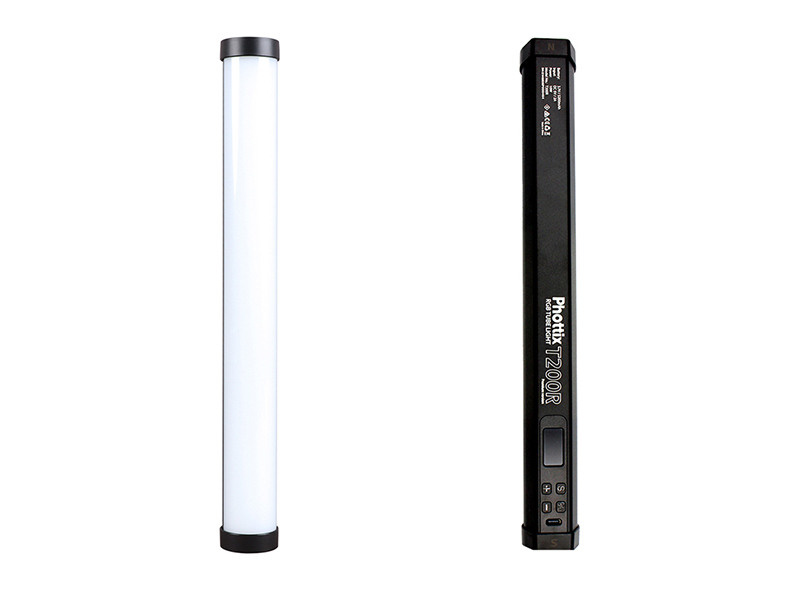 Phottix, полноцветный светодиодный светильник лампового типа. Фотограф — видеограф в Москве Дмитрий Менделеев