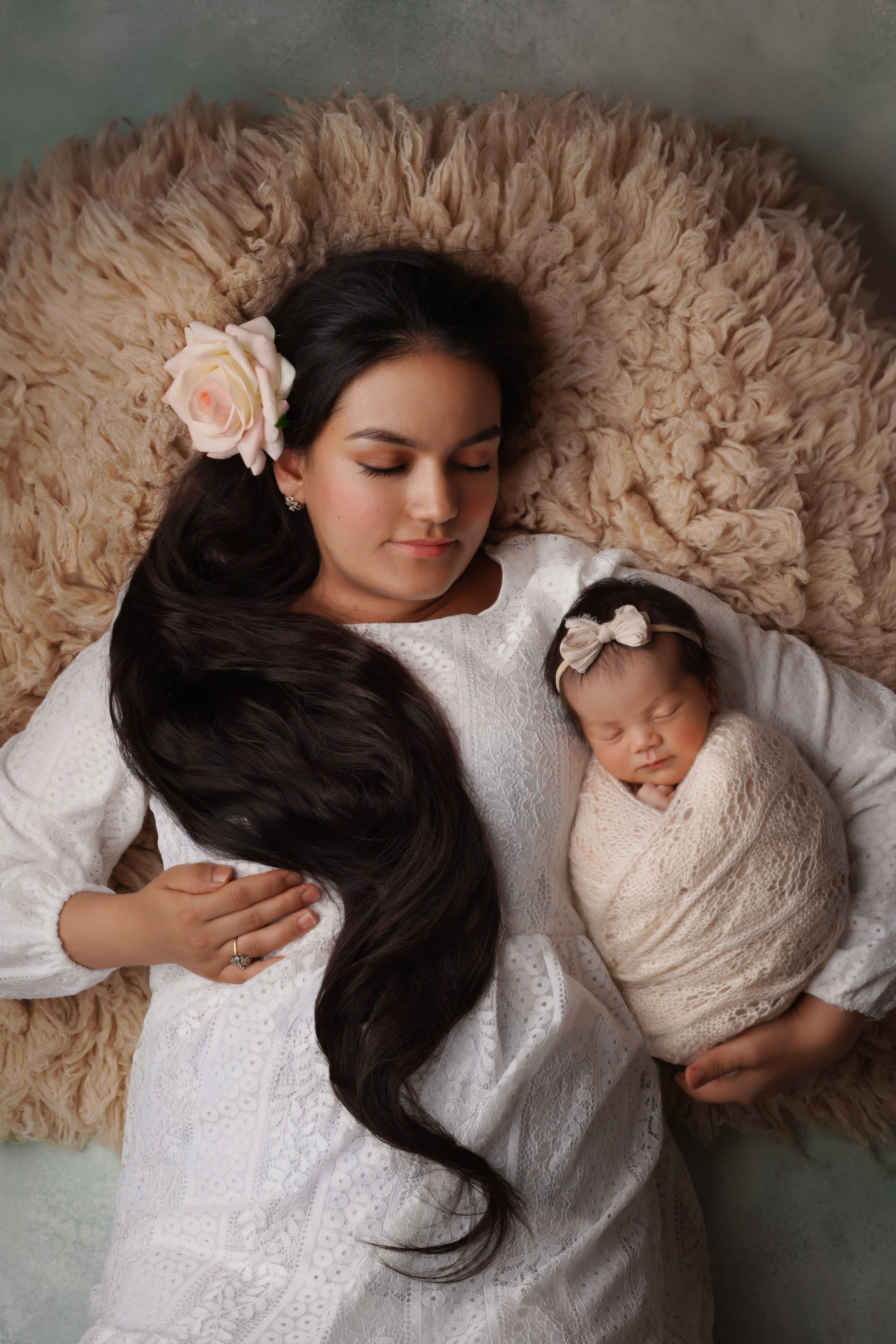 Новорожденные. Классика. Фотограф новорожденных беременных в Тюмени Ткачук Татьяна