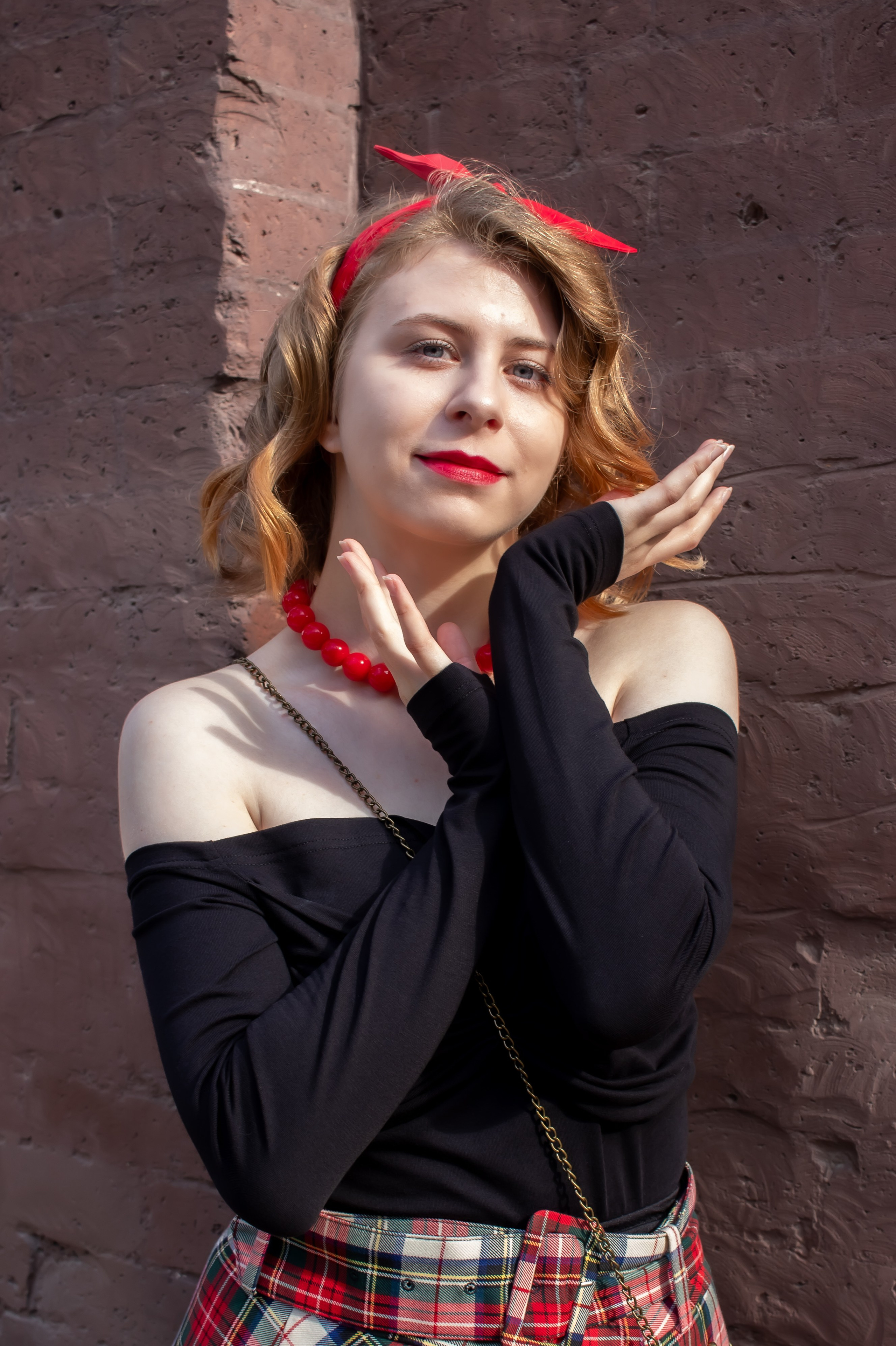 Яркий городской портрет с акцентами, индивидуальная съёмка, фотограф Карасёва Елена