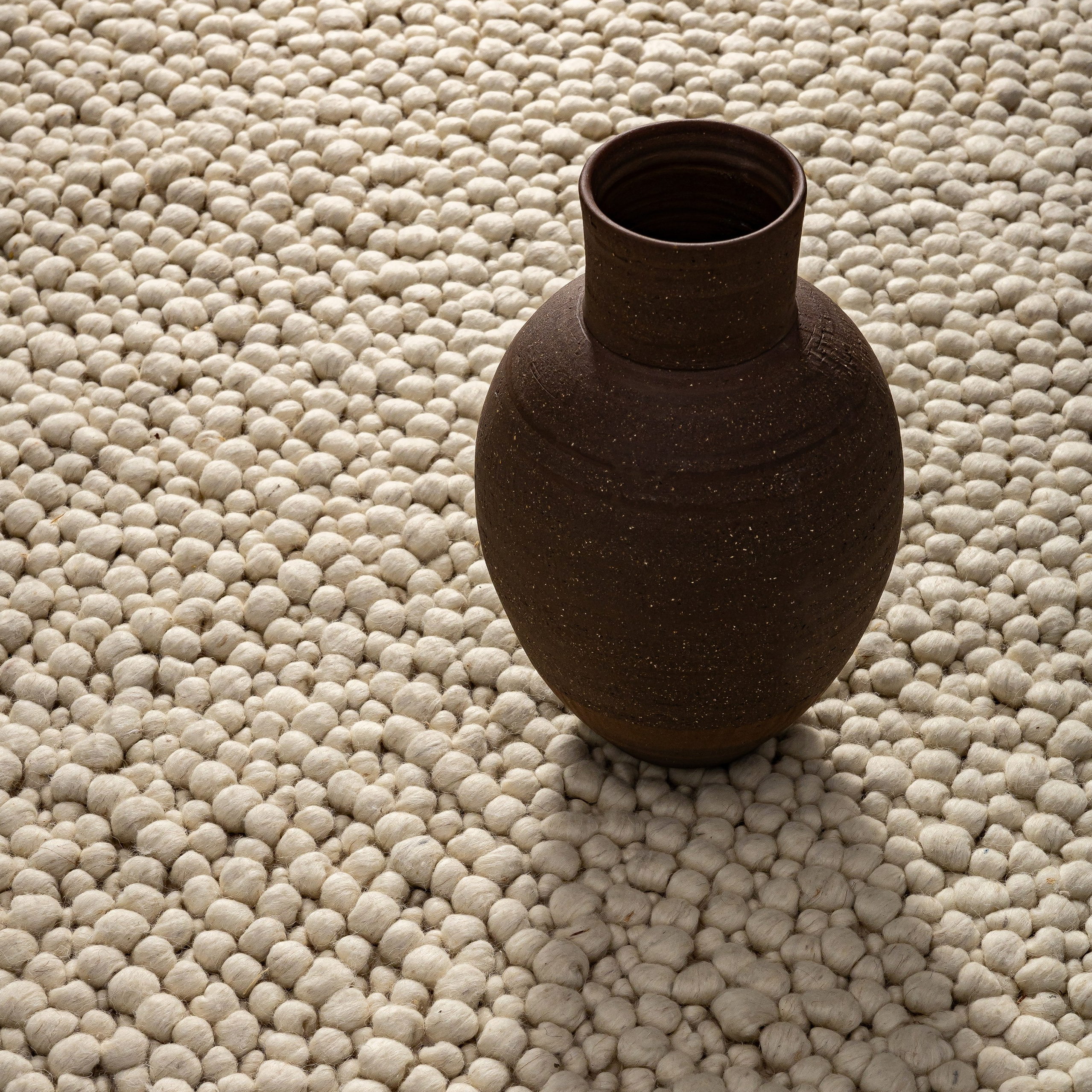 Ковры Decaro Rugs. L. Deco интерьерный салон. Краски/обои/лепной декор