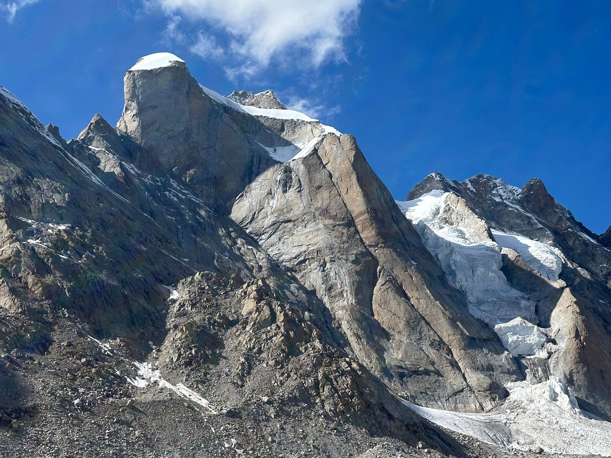 Номинанты 2025: Первопрохождение на пик Iris в долине Мияр в Индийских Гималаях маршрут «Карма». Премия Стальной Ангел