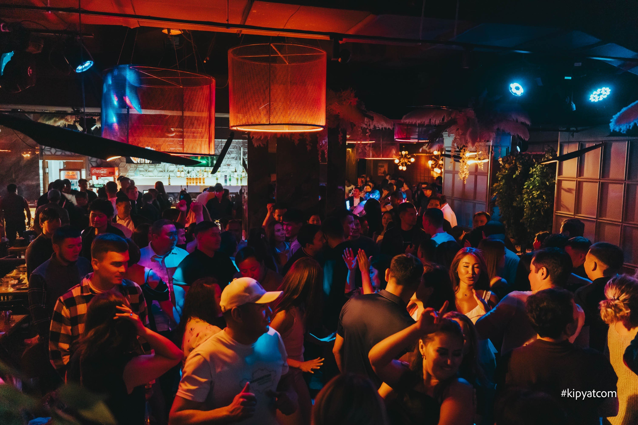 Панаехали бц Москва. Астана Кипятком