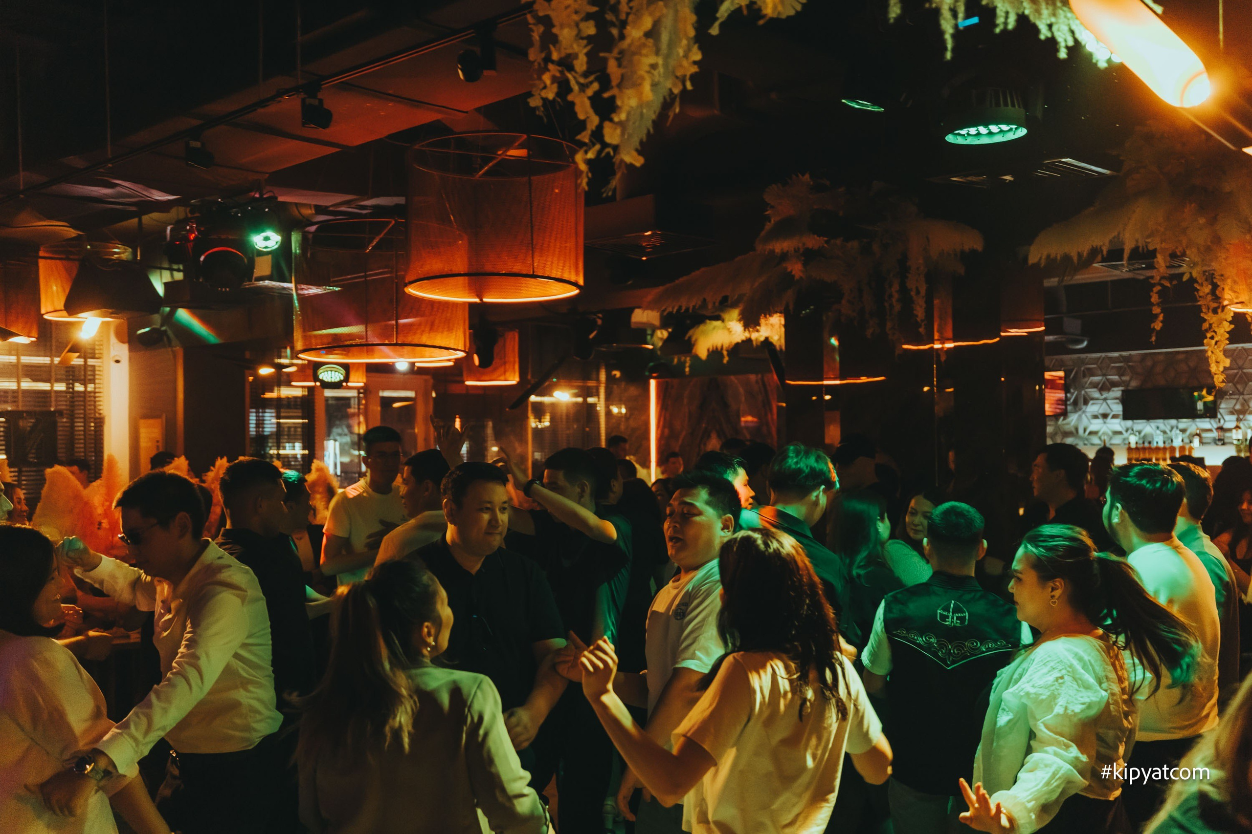 Панаехали бц Москва. Астана Кипятком