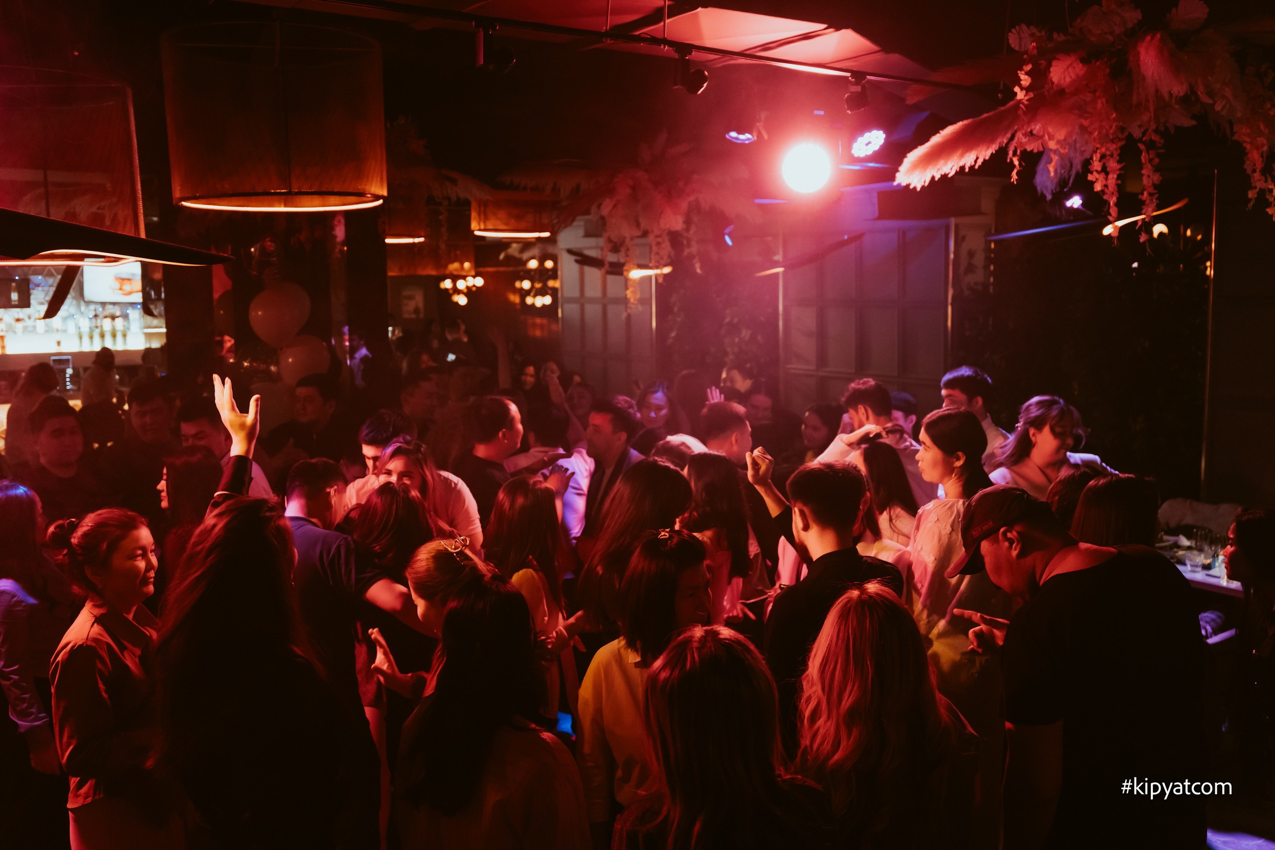 Панаехали бц Москва. Астана Кипятком