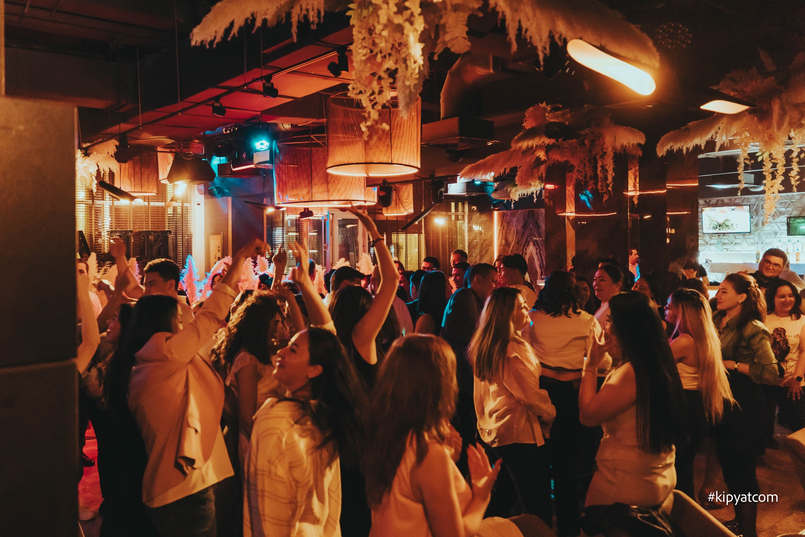 Панаехали бц Москва. Астана Кипятком