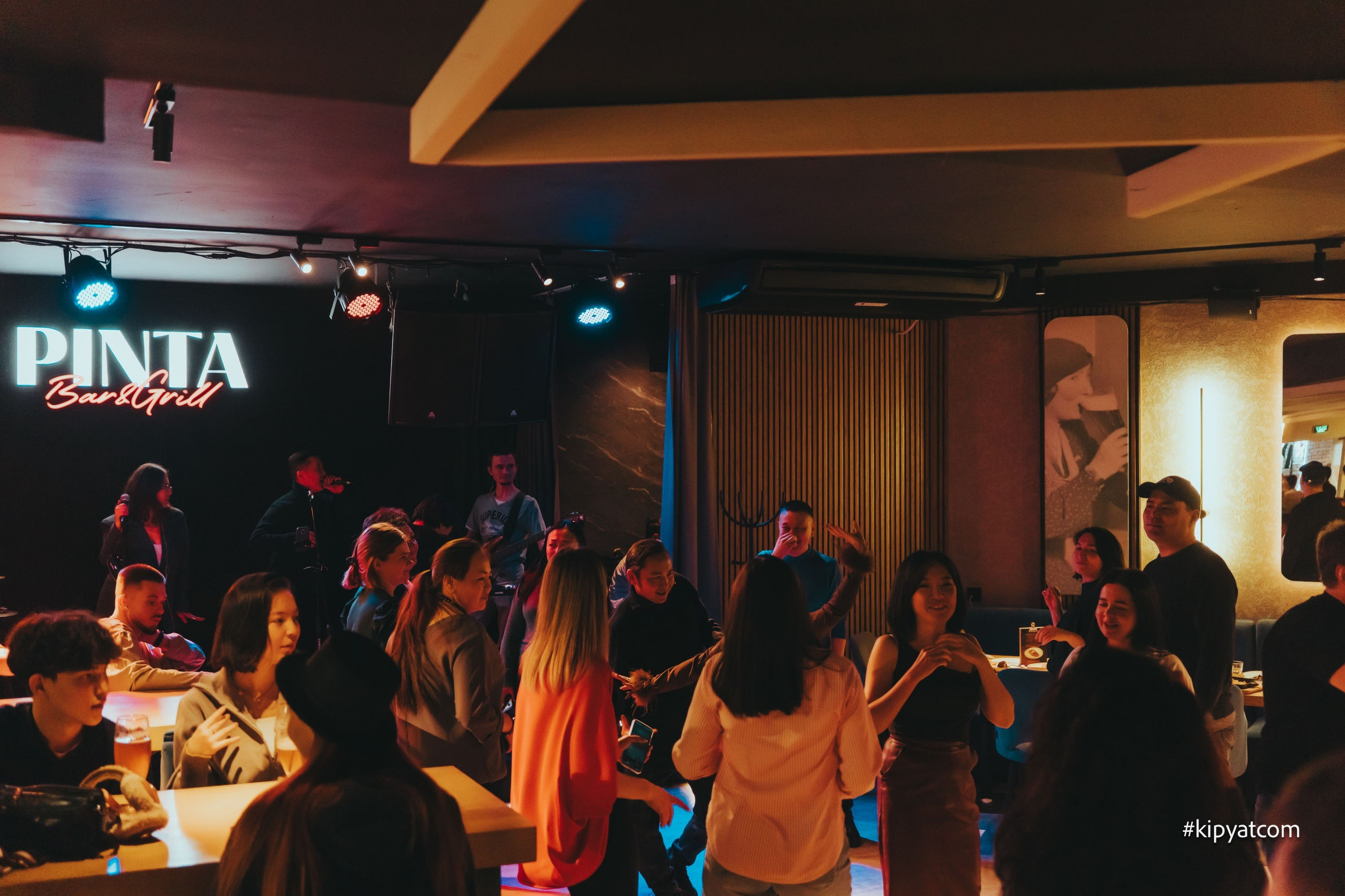 Pinta на Ауезова 8. Астана Кипятком