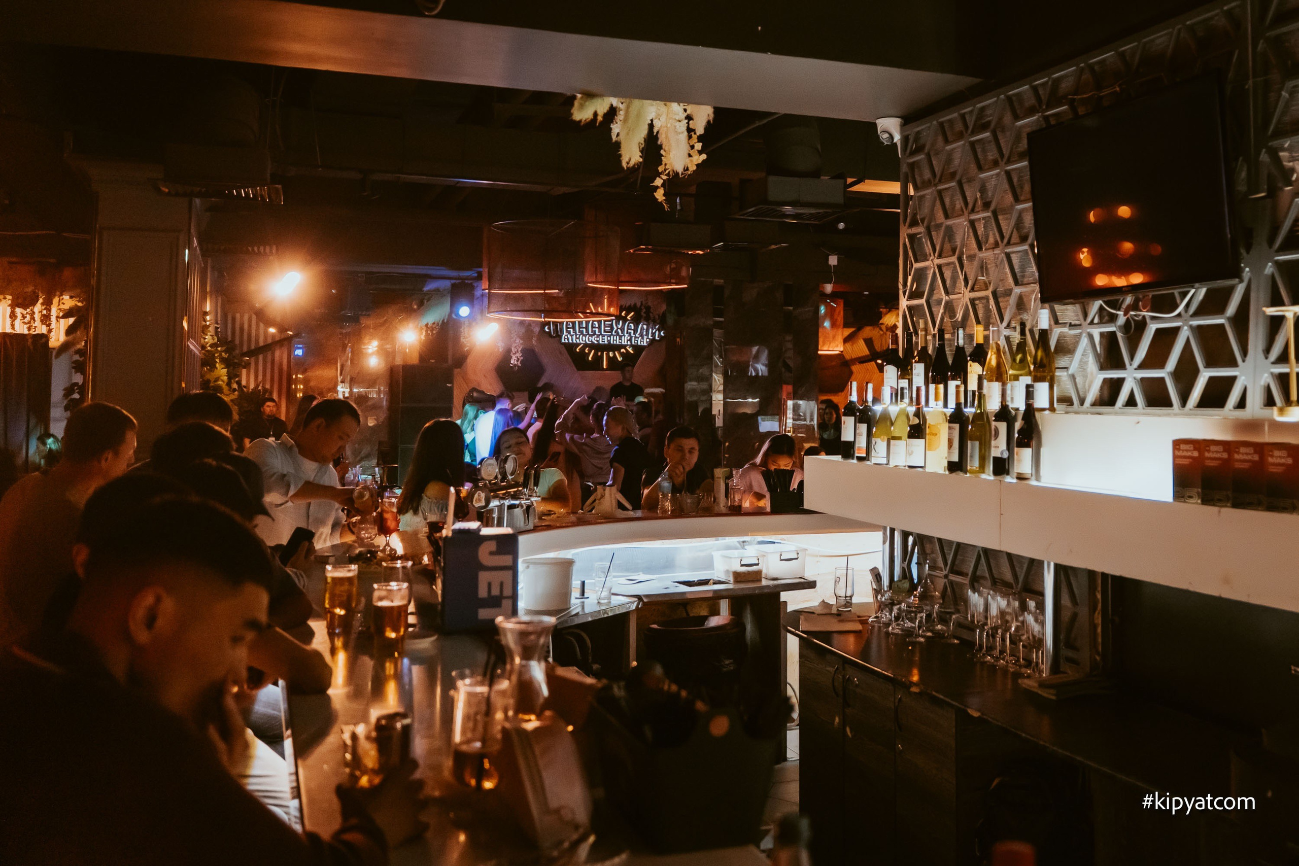 Панаехали бц Москва. Астана Кипятком